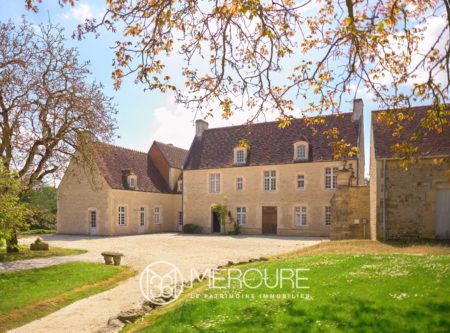 PRIEURE XVIe RENOVE PROCHE DE FALAISE - 20767NO