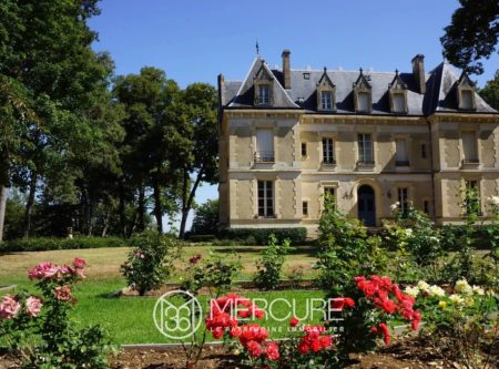 Château entièrement rénové – dépendances – structures équestres -13 hectares de parc - 21475CL