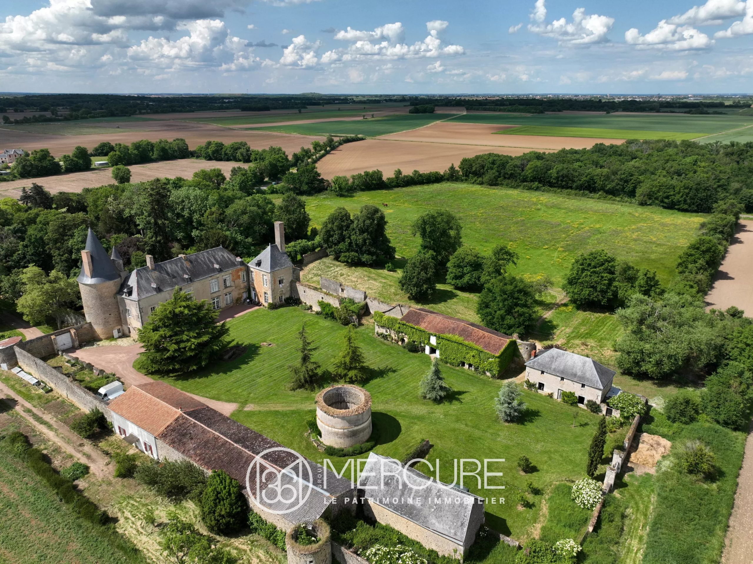 REMARQUABLE CHATEAU I.M.H. - 10133PO