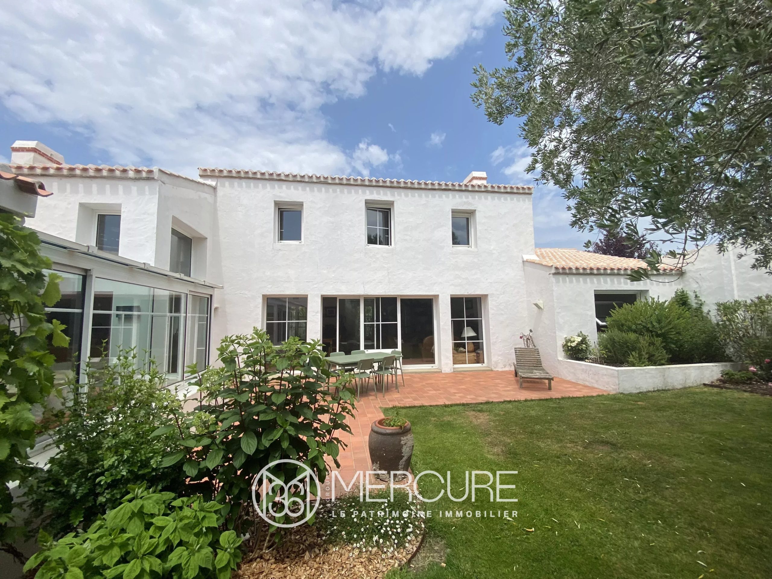Ensemble immobilier de caractère au centre de Noirmoutier-en-l’Île - 21284VE