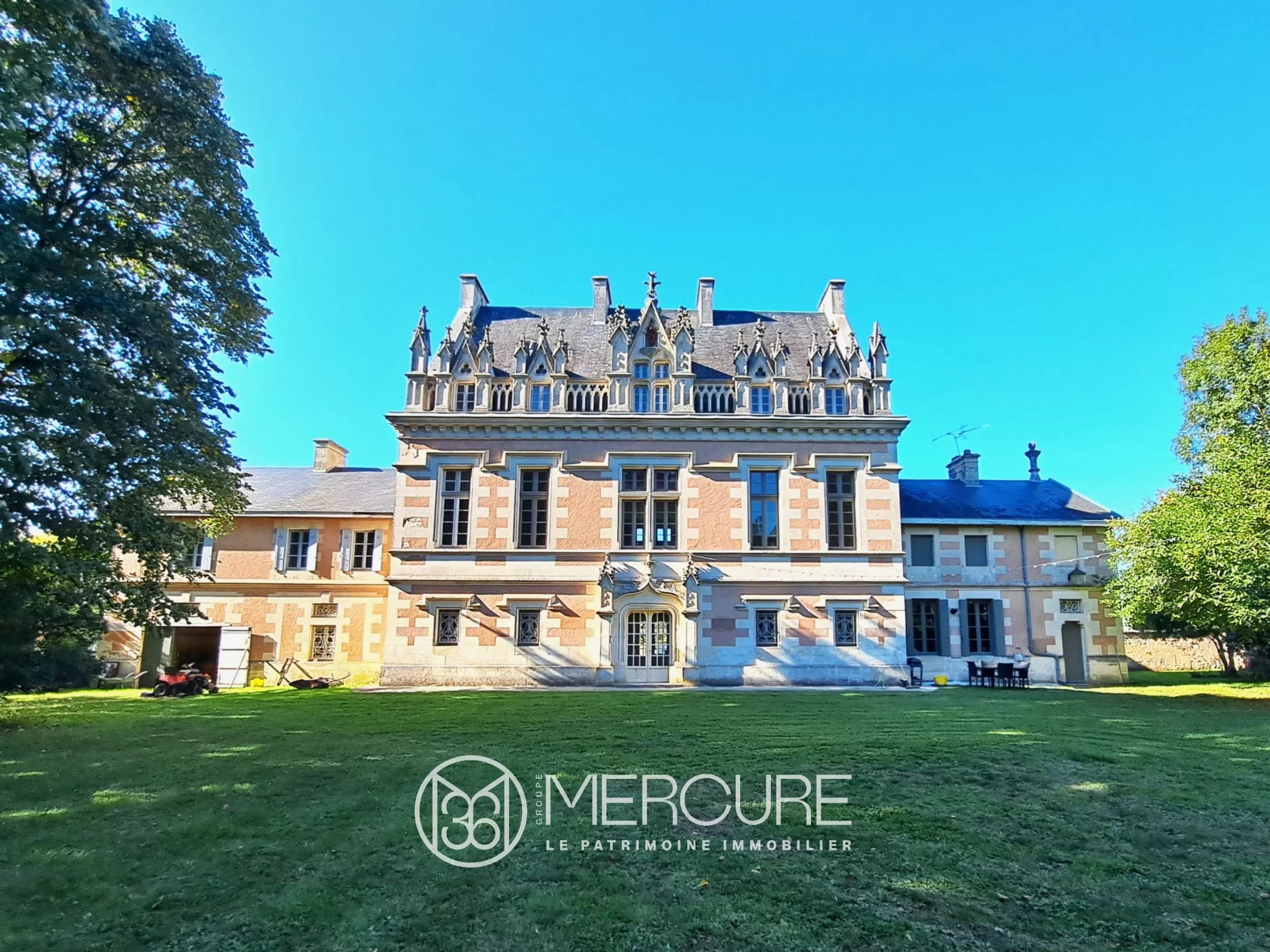19th-CENTURY CHATEAU NEO GOTHIC ELEGANCE IN THE HEART  OF THE SAINTONGE COUNTRYSIDE - 10234PO