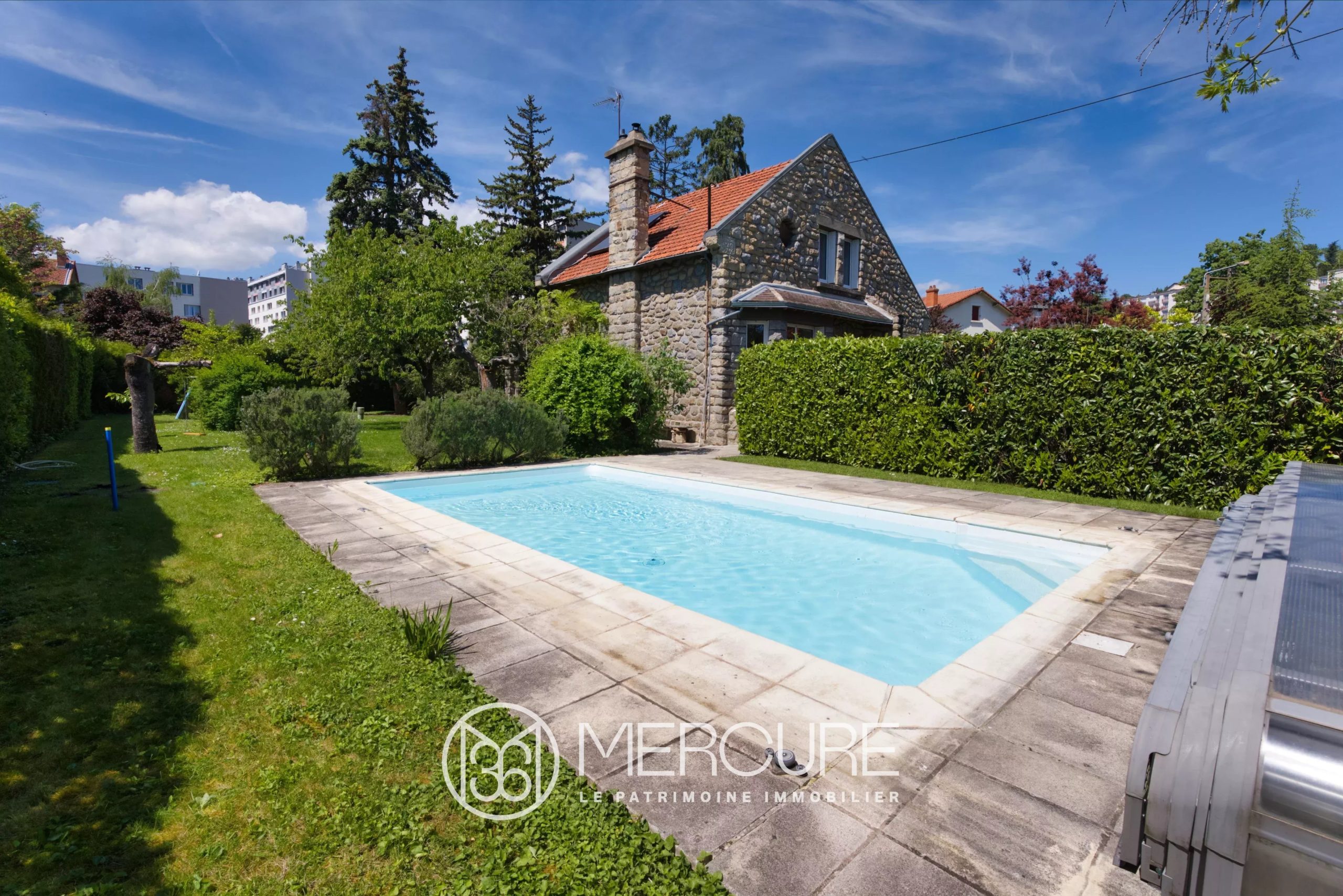 Maison de caractère 188m² habitables, 5 chambres,  sur 1427m2- limite Clermont/ Chamalières - 20785AU