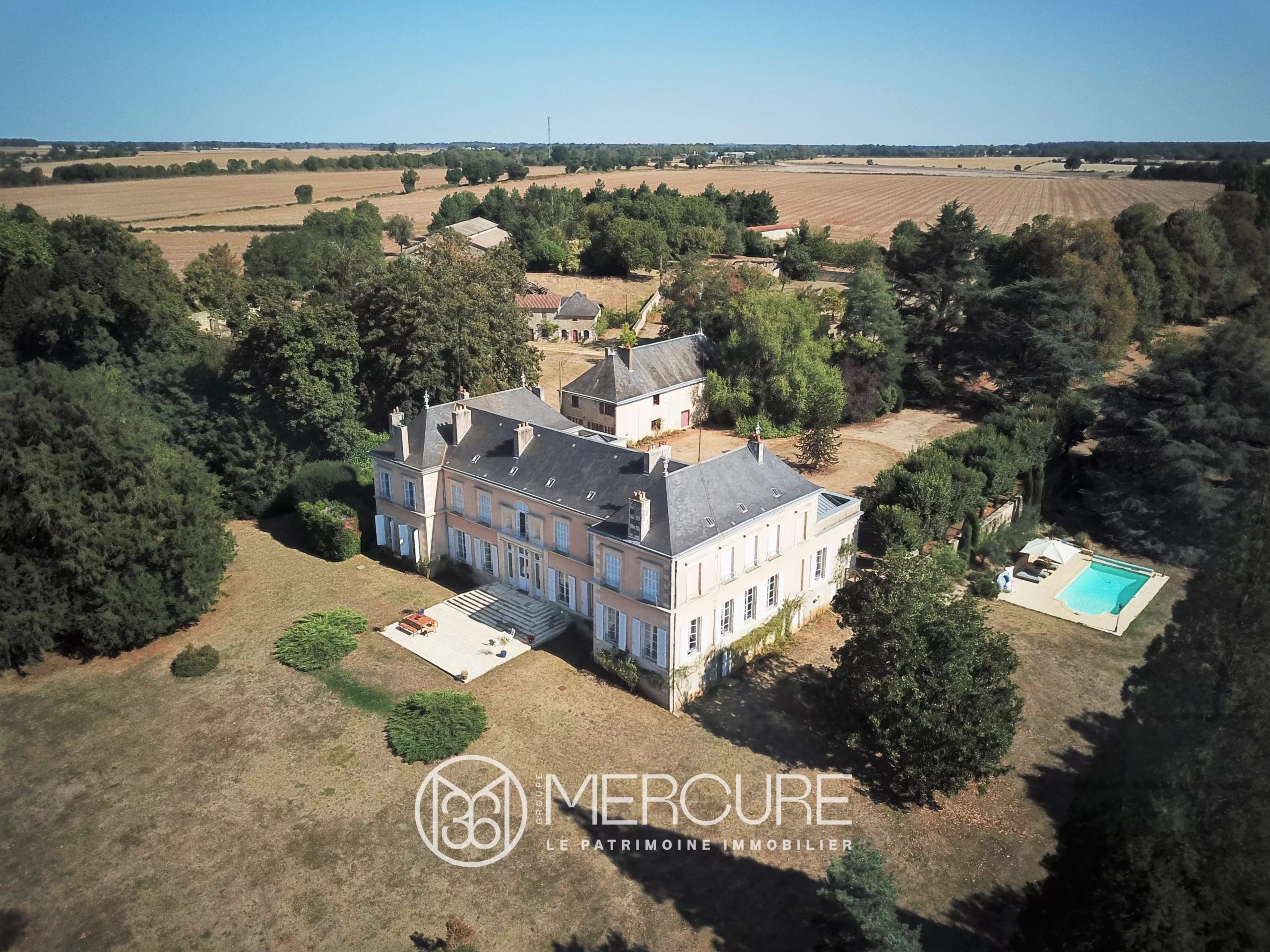 19TH C. CHATEAU WITH OUTBUILDINGS AND POOL - 14529vm