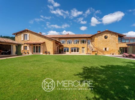 BEAUJOLAIS – Old golden stone farmhouse for sale - 4824LY