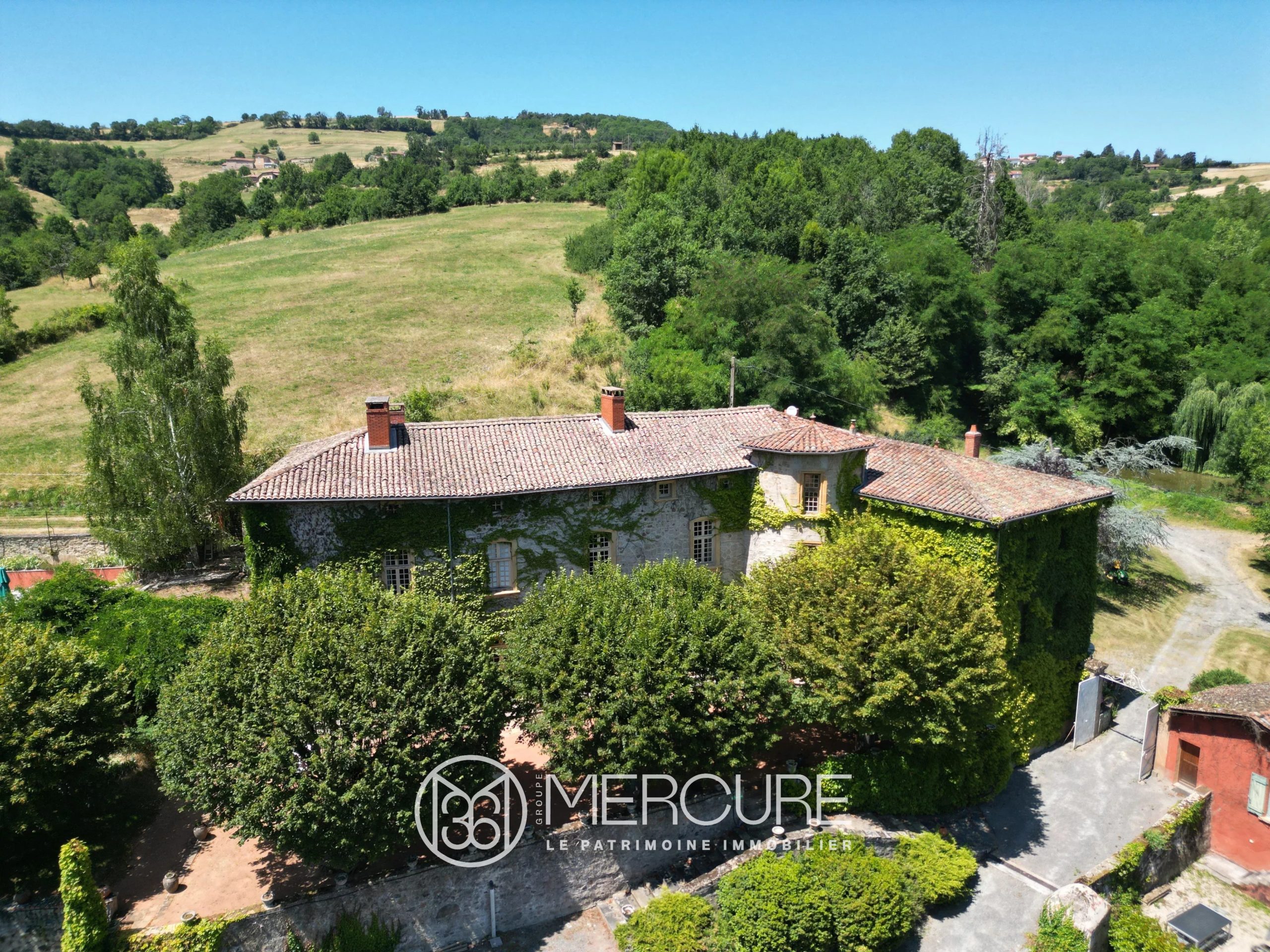 MONTS DU LYONNAIS – PROPRIETE HISTORIQUE - 4956LY