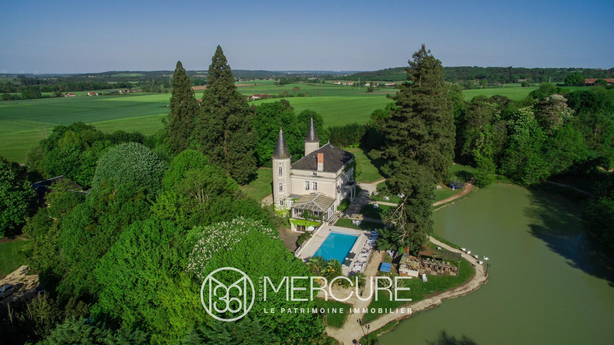 19th C. PROPERTY WITH LAKE AND GUEST HOUSES - 9933PO