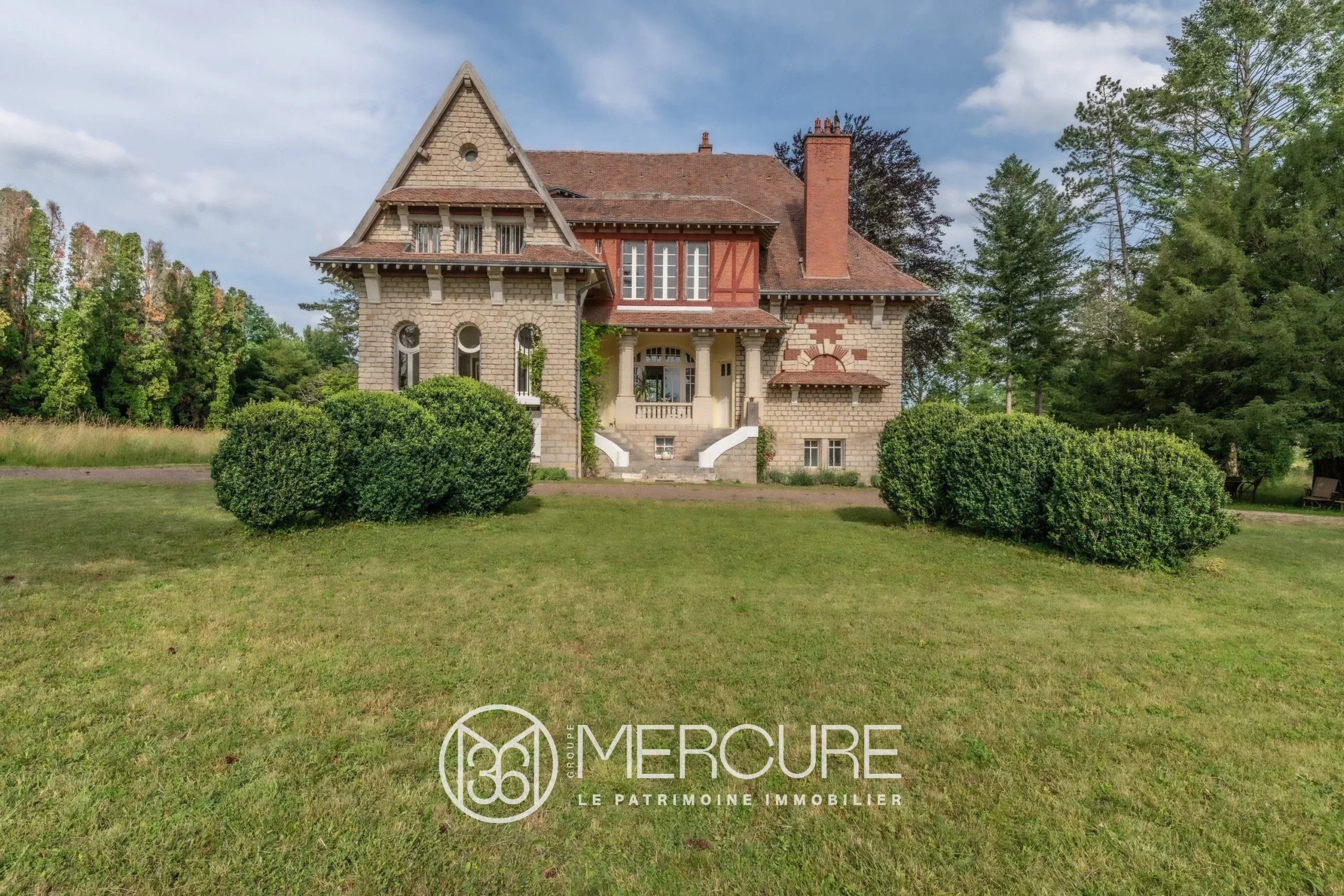 NIEVRE – MANOR HOUSE AND PARK OF 2HA - 1600MAC