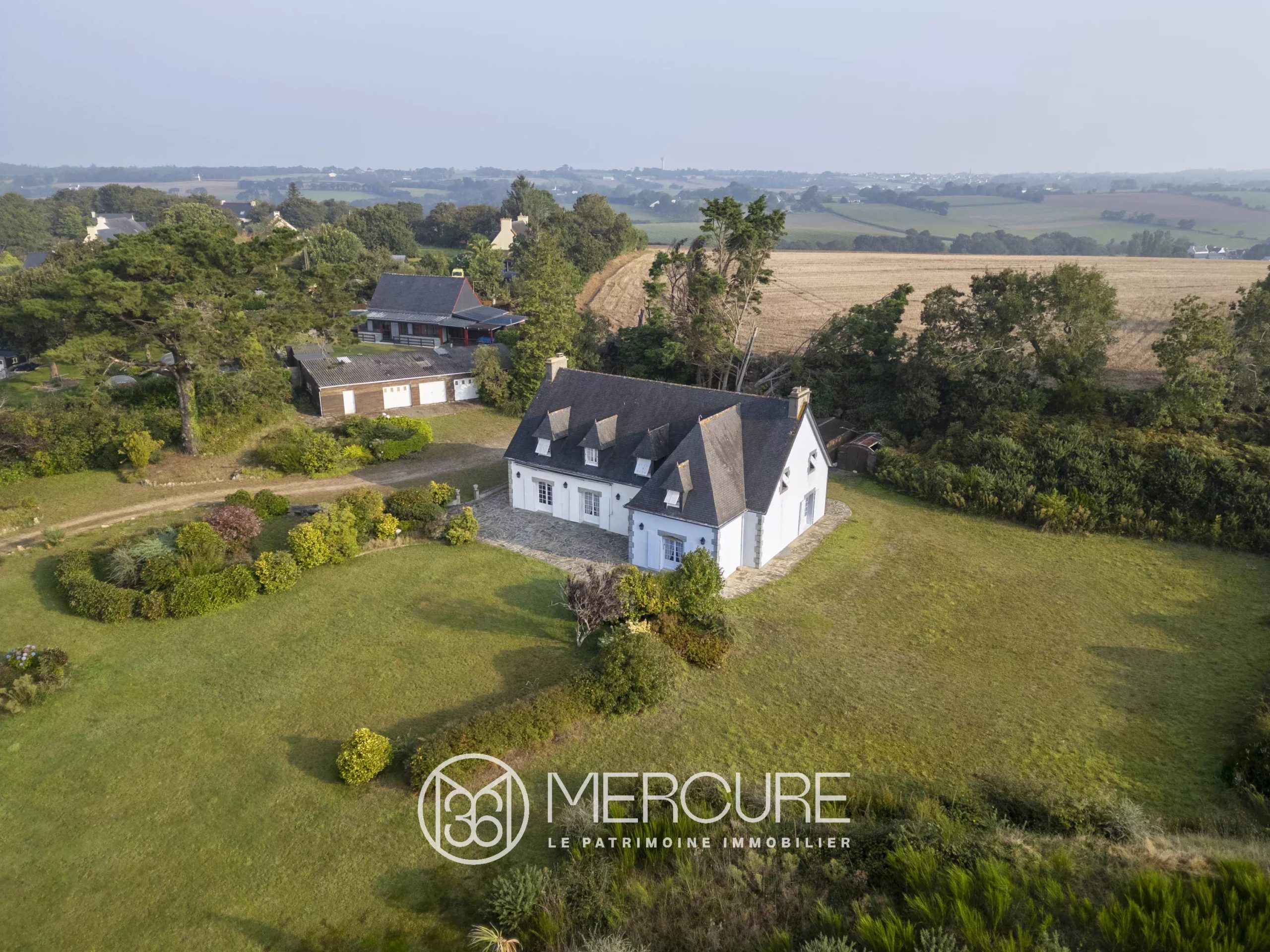 FINISTÈRE SUD –  vaste demeure familiale à deux pas du littoral breton - 20923BR