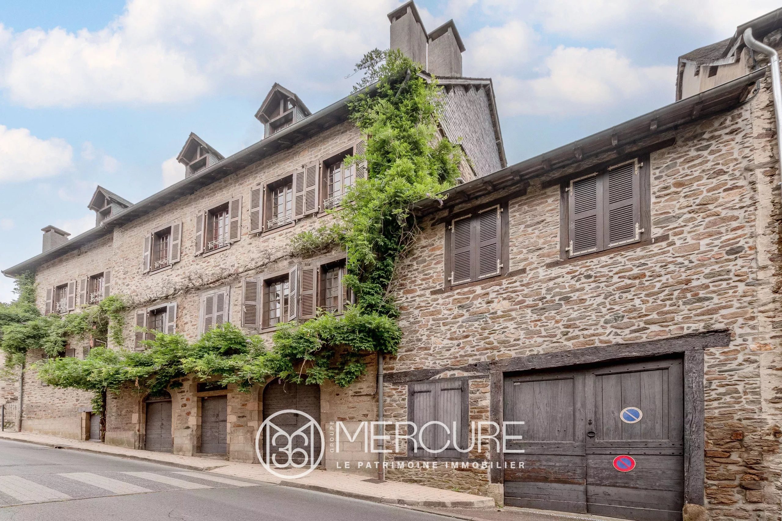 Town House - PE20897LI