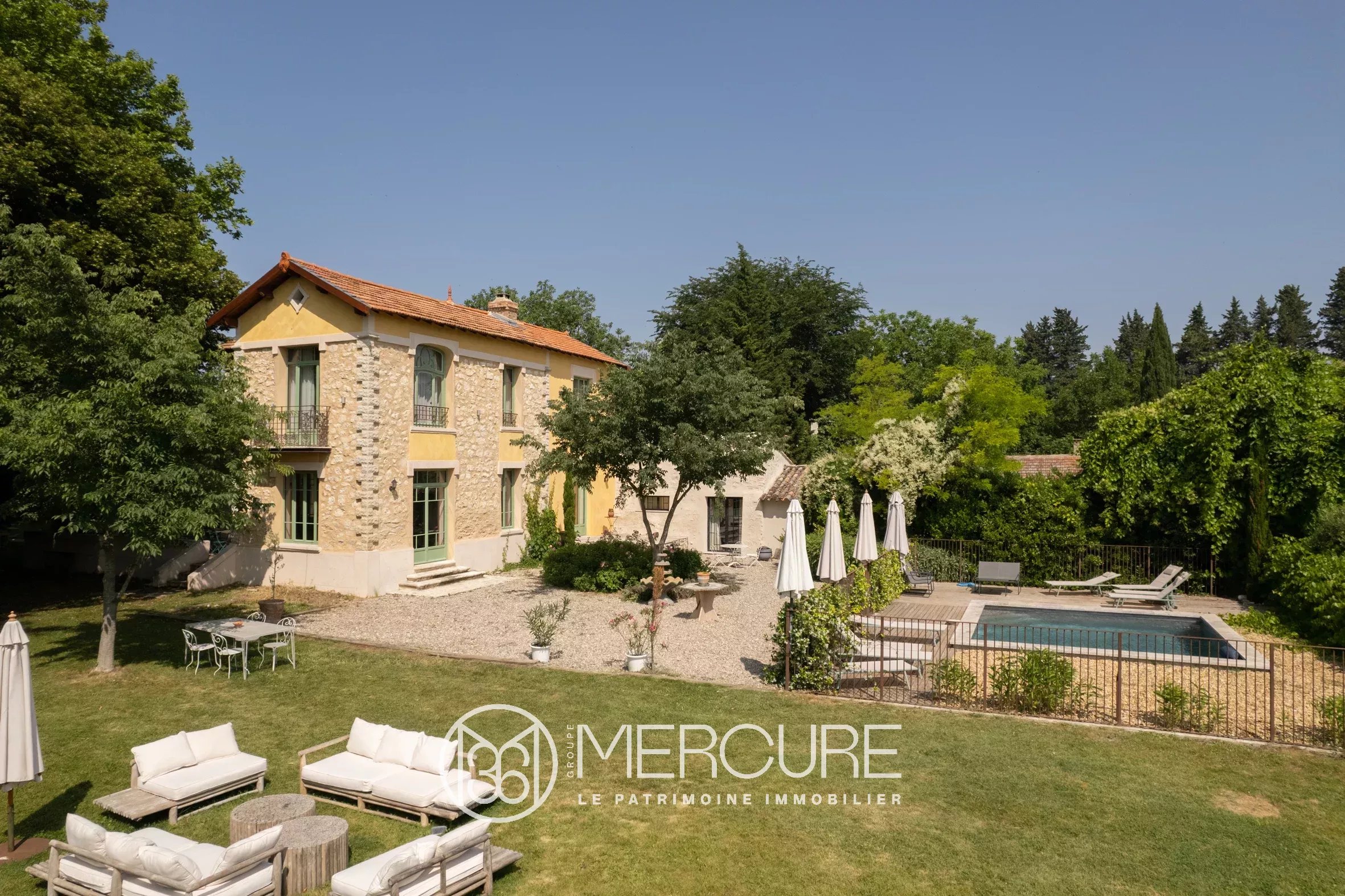 Maison de Rêve en provence avec piscine et spa - 21292LR