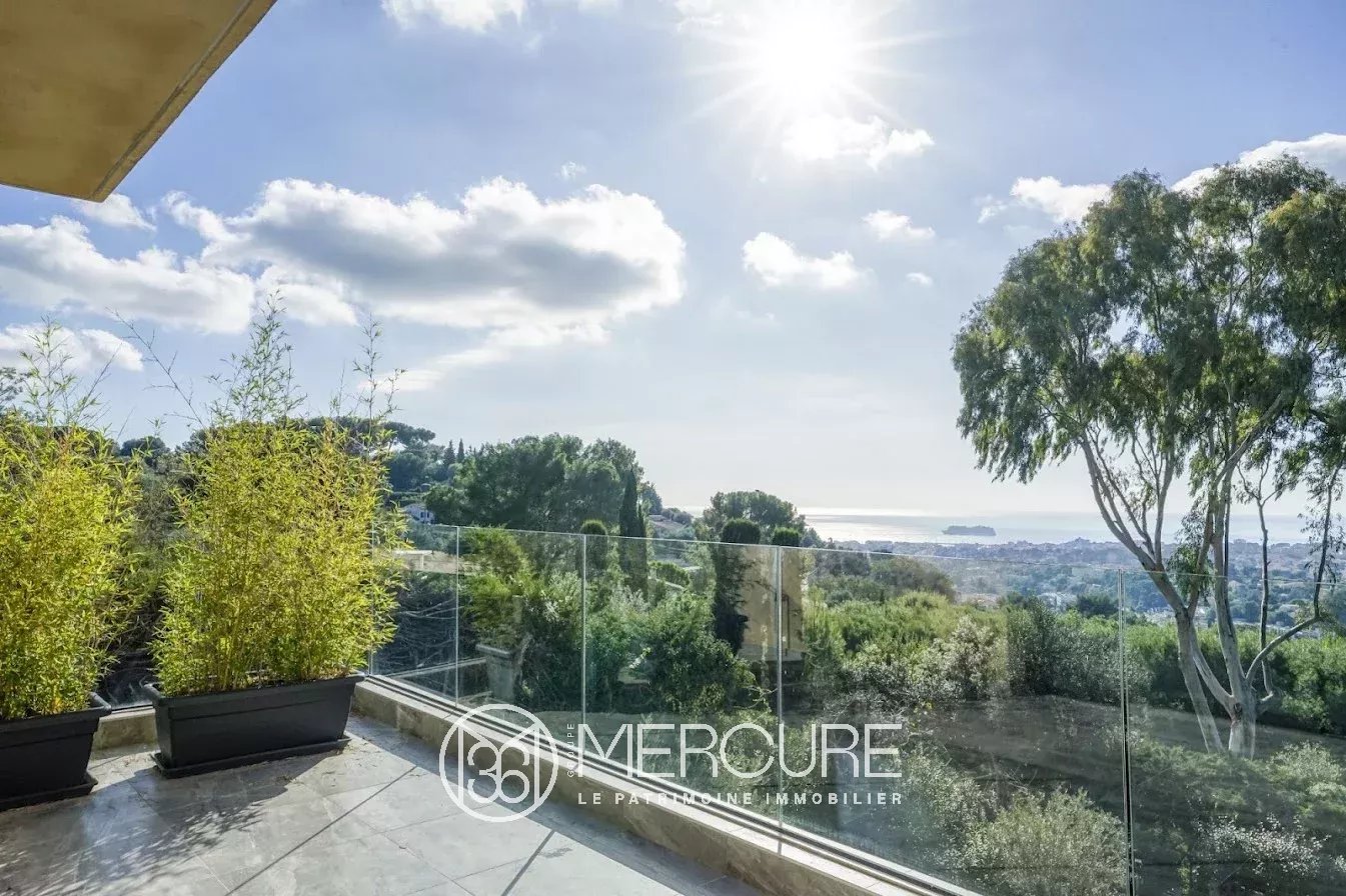 Limite Cannes Vue Mer – Villa d&rsquo;Architecte récente - 21488CA