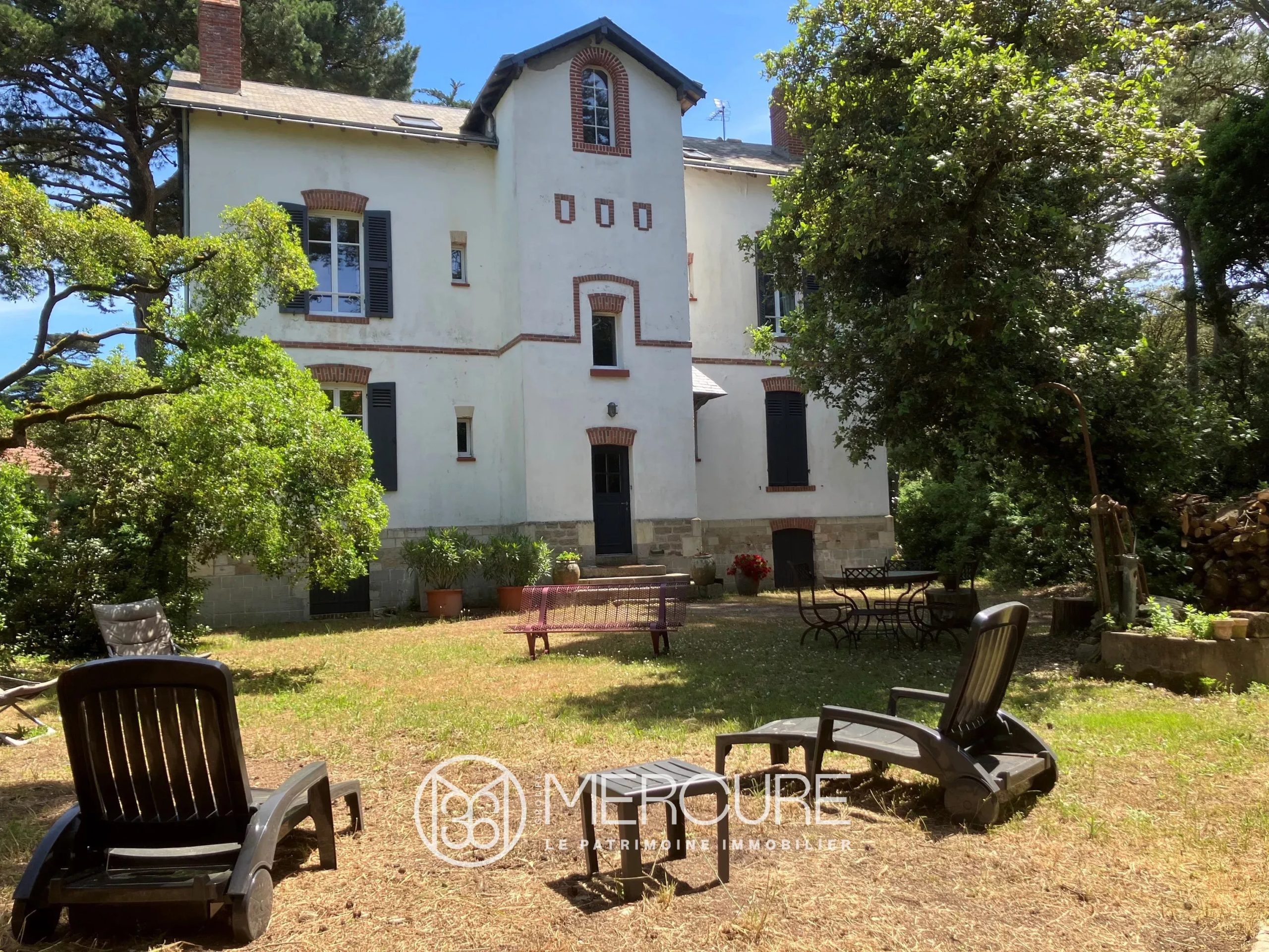 BOIS DE LA CHAISE – PROCHE MER – PROPRIETE D&rsquo;EXCEPTION - 20803VE