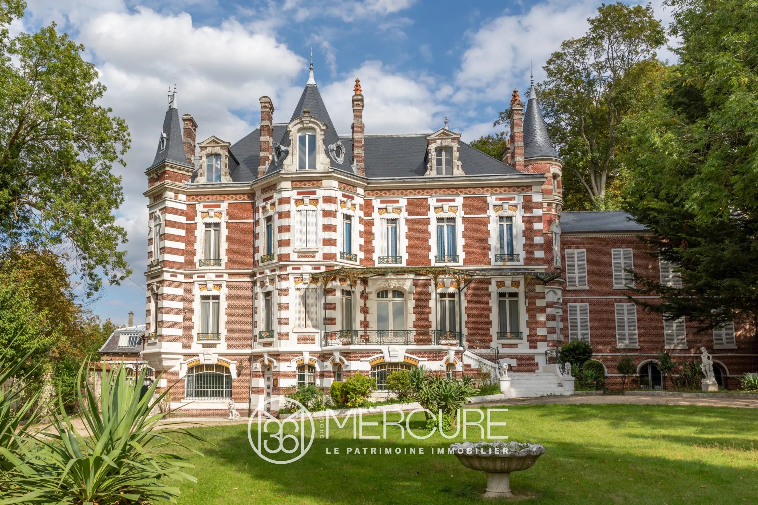 AISNE – CHATEAU ET DEPENDANCES DANS UN PARC CLOS D&rsquo;1.3HA - 80540PI