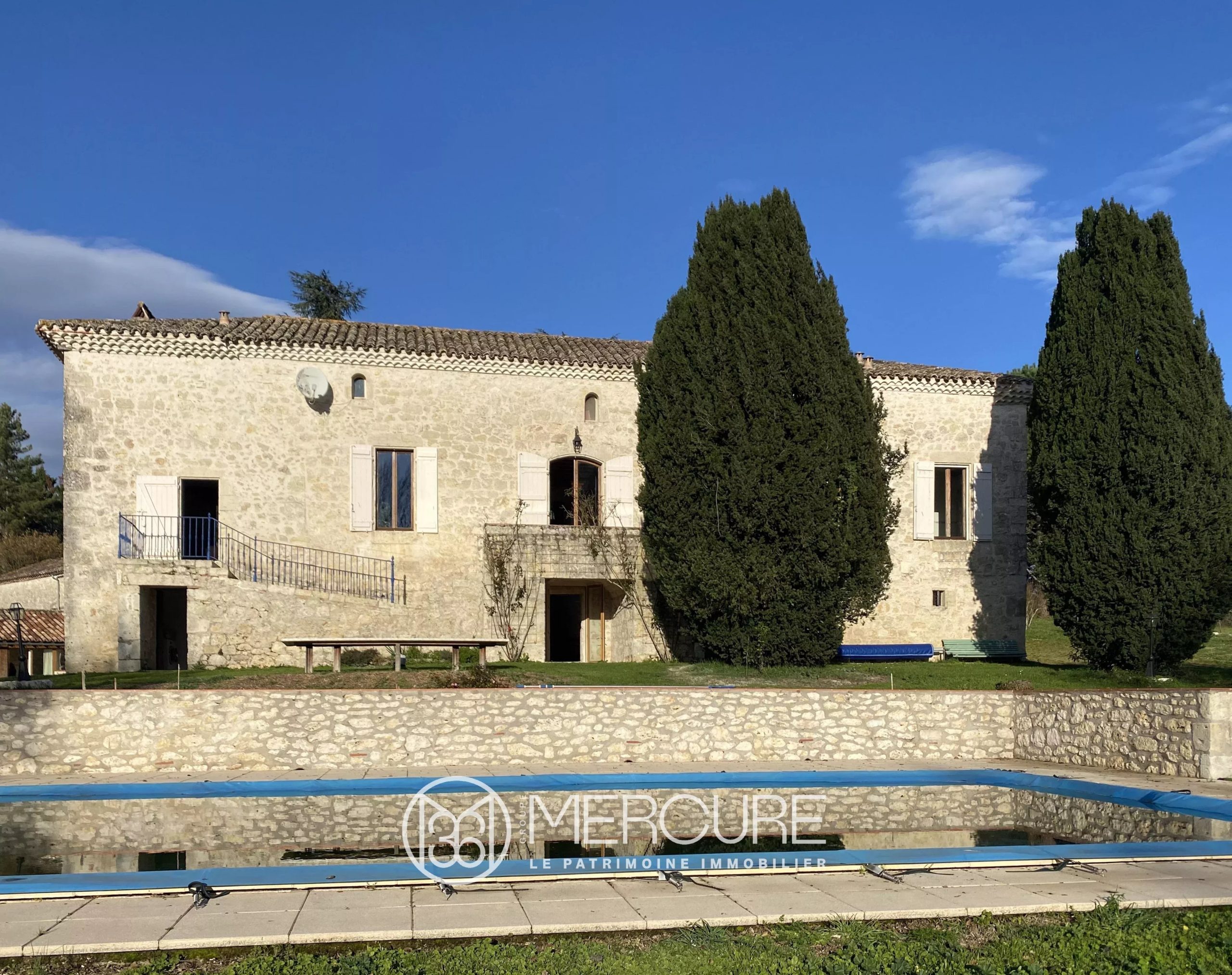 VILLENEUVE-SUR-LOT – DOMAINE DE CARACTÈRE  – 8 HA – DÉPENDANCES – BOXES CHEVAUX - 901088bx