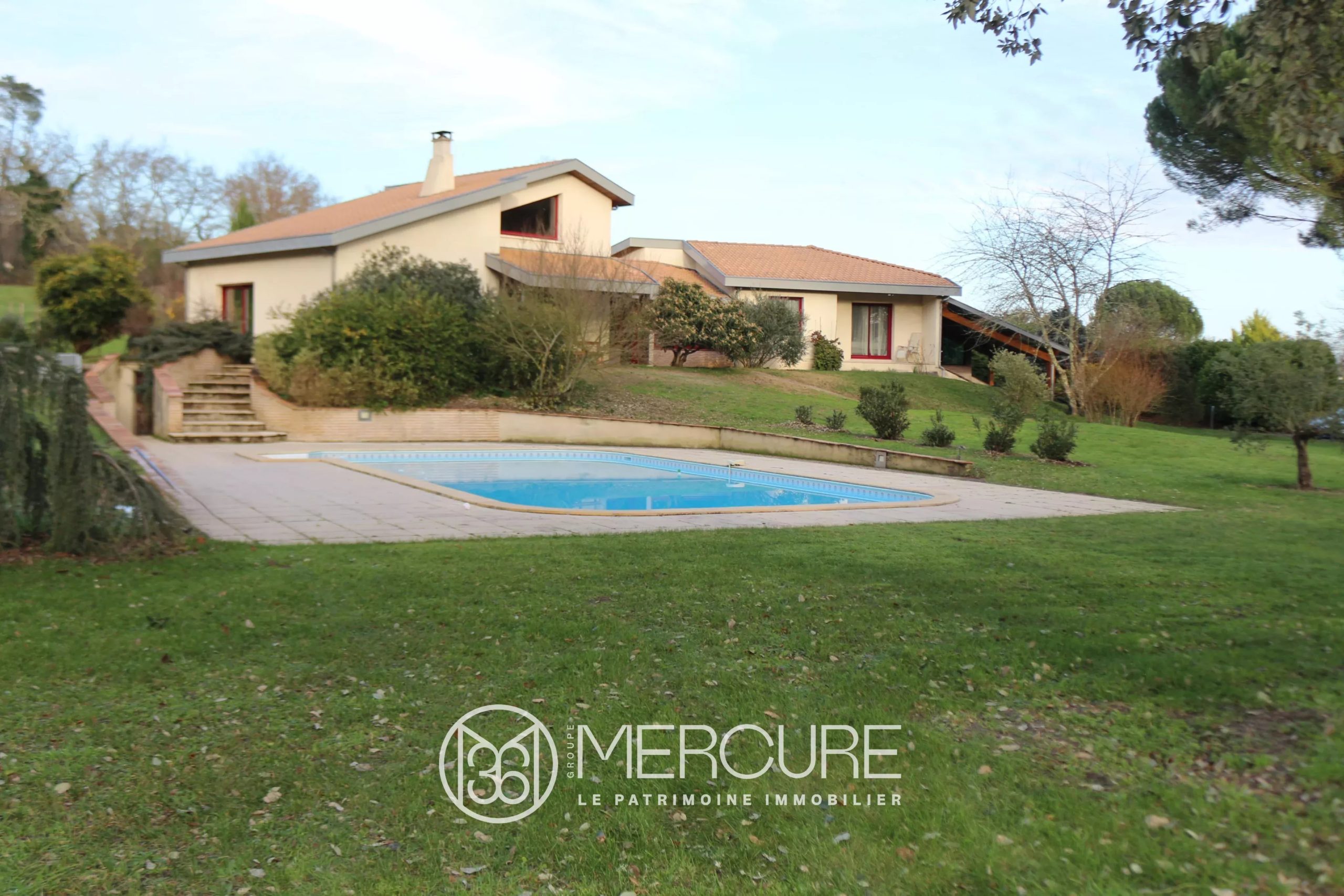 MAISON CONTEMPORAINE AVEC PISCINE –  TERRAIN CLOS 6 000 M² – CASTELJALOUX (47) - 901093bx