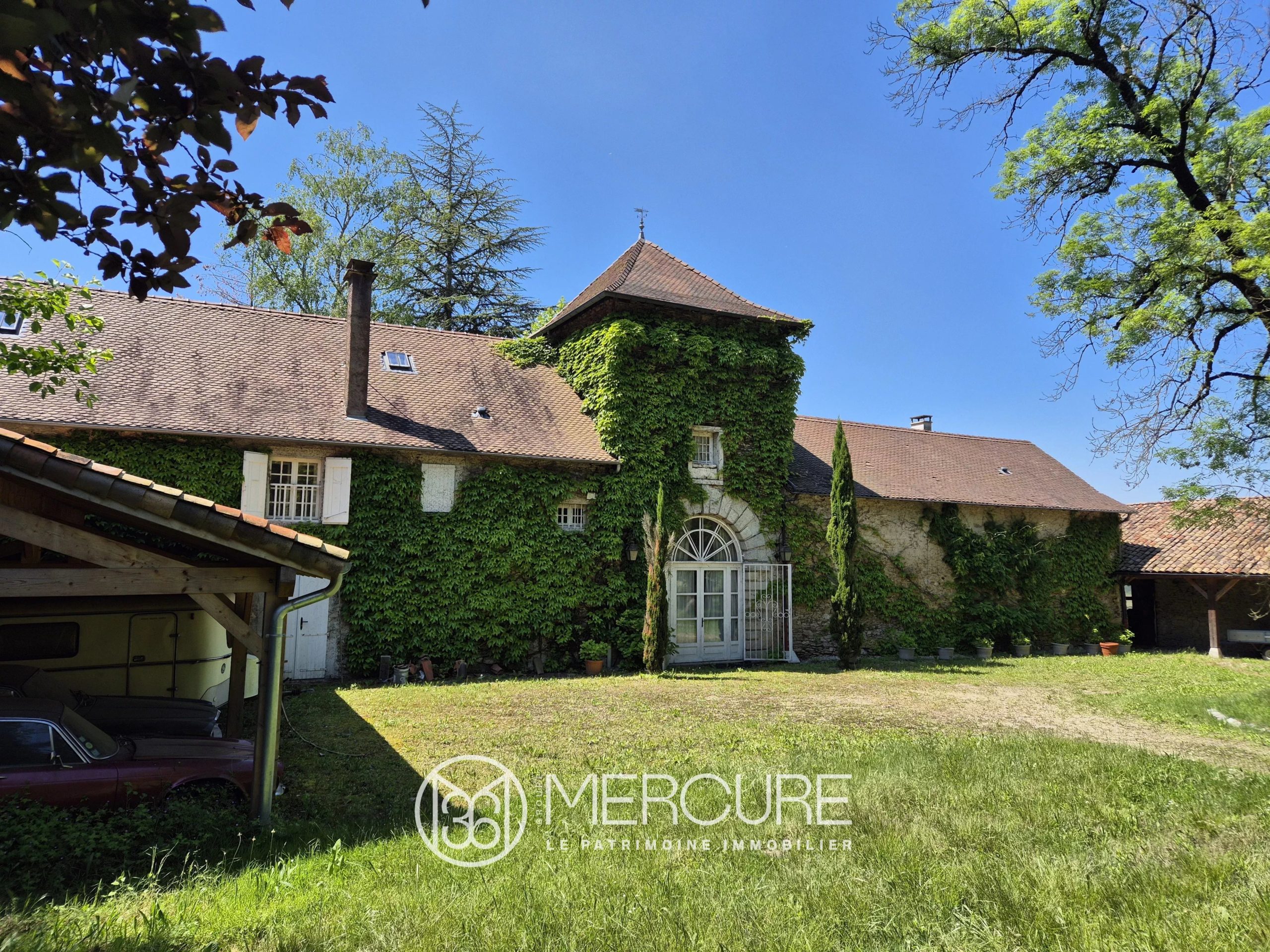 DAUPHINE – MAISON DE CARACTERE AVEC RUINES RENOVEES ET SECURISEES - 4927LY