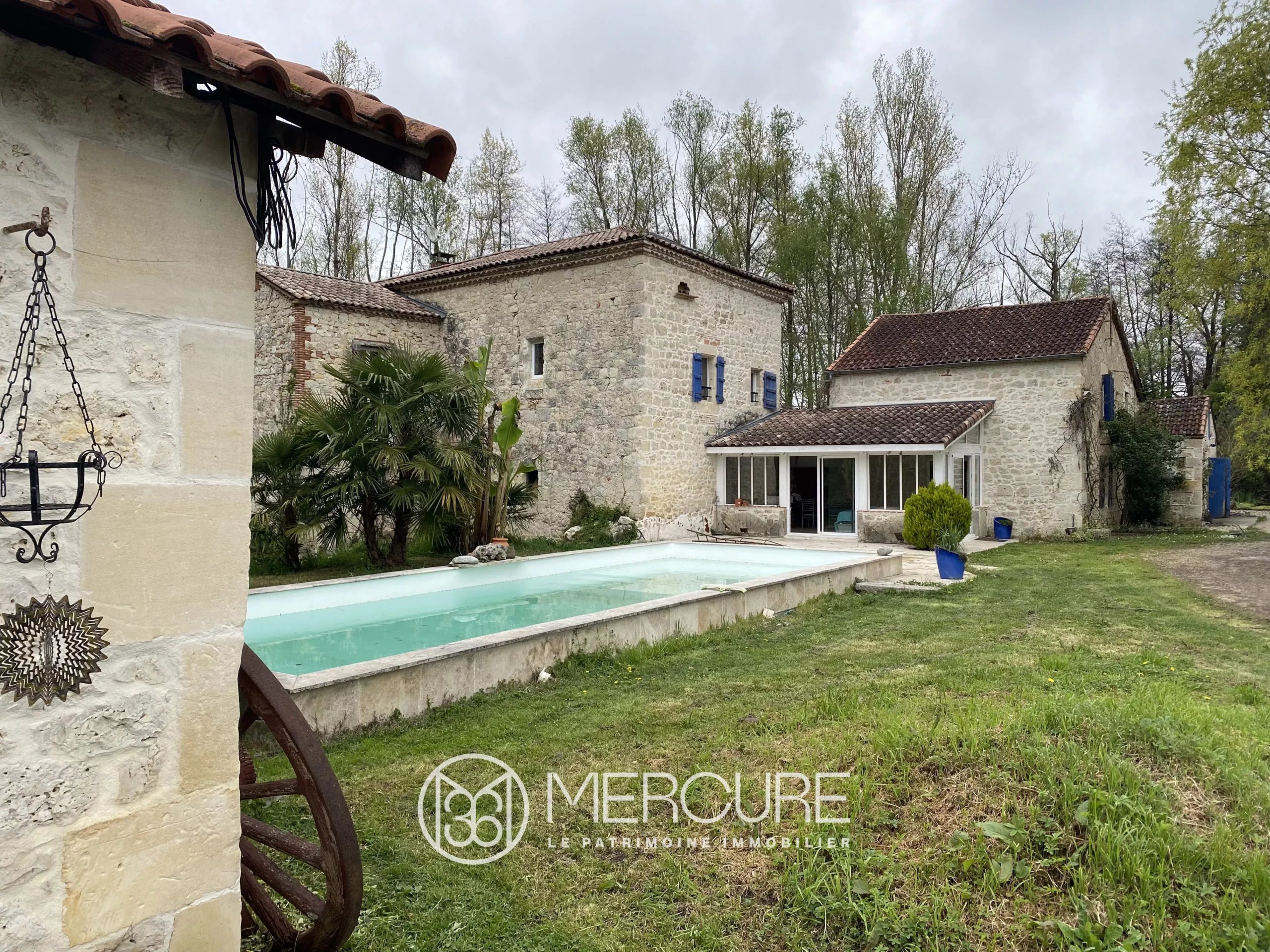 MOULIN XVIIÈME – 3 HA AVEC PISCINE ET DEPENDANCE – LOT-ET-GARONNE - 900978bx