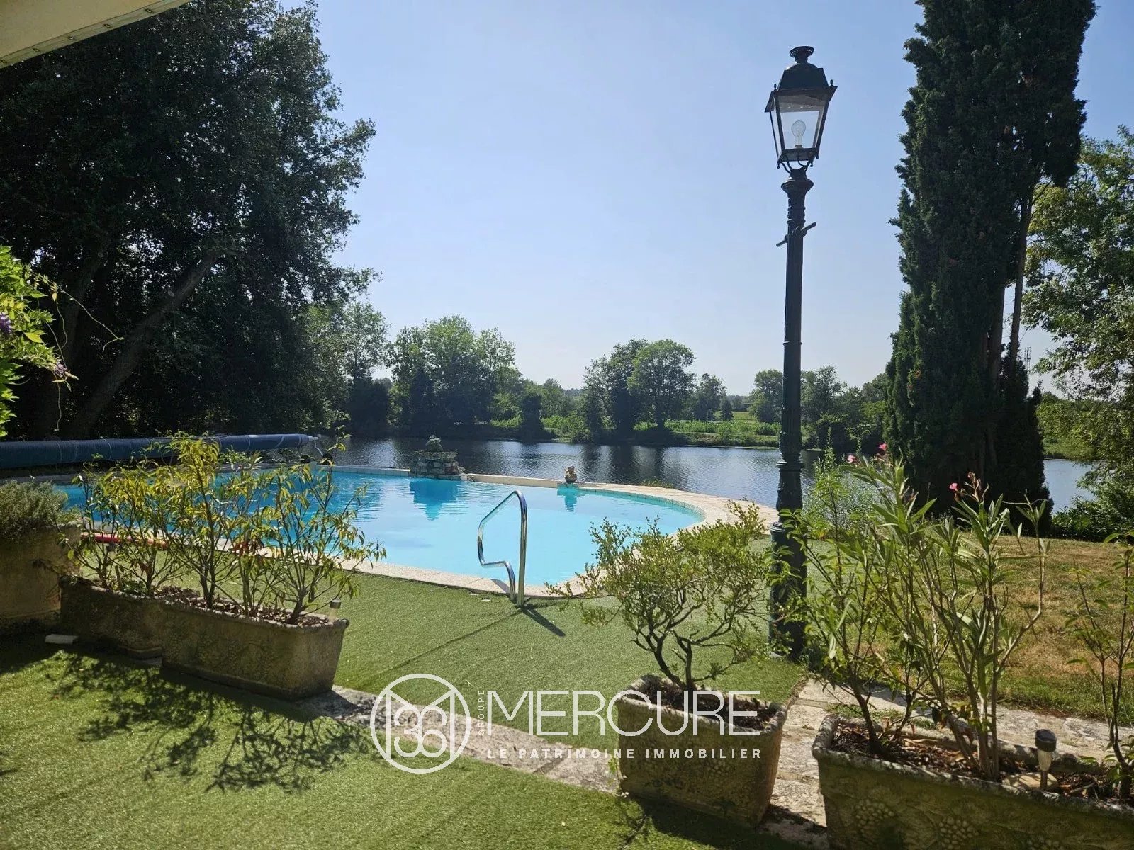 MAISON DE CARACTERE AVEC VUE SUR LA RIVIERE - 10025PO