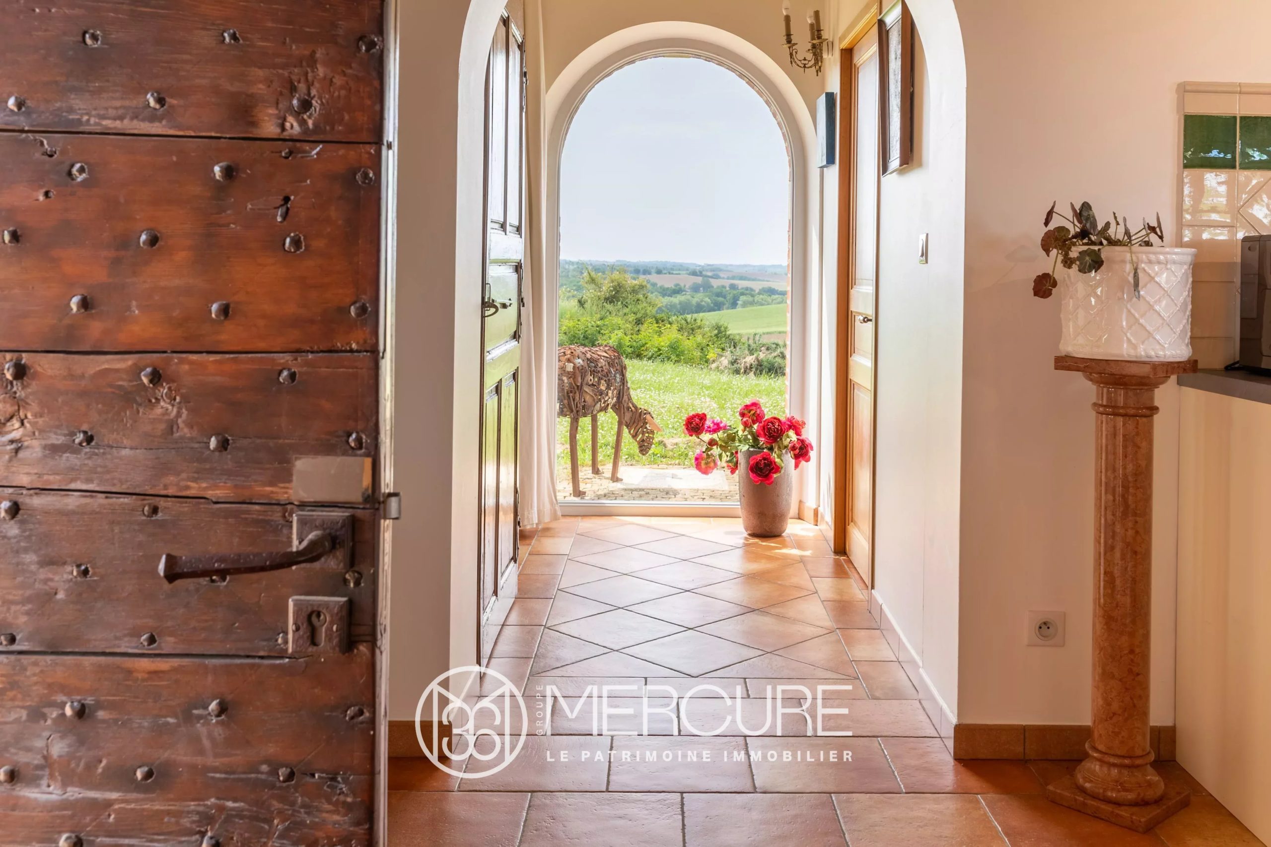 CACHET REMARQUABLE – VUE EXCEPTIONNELLE - 8532TS