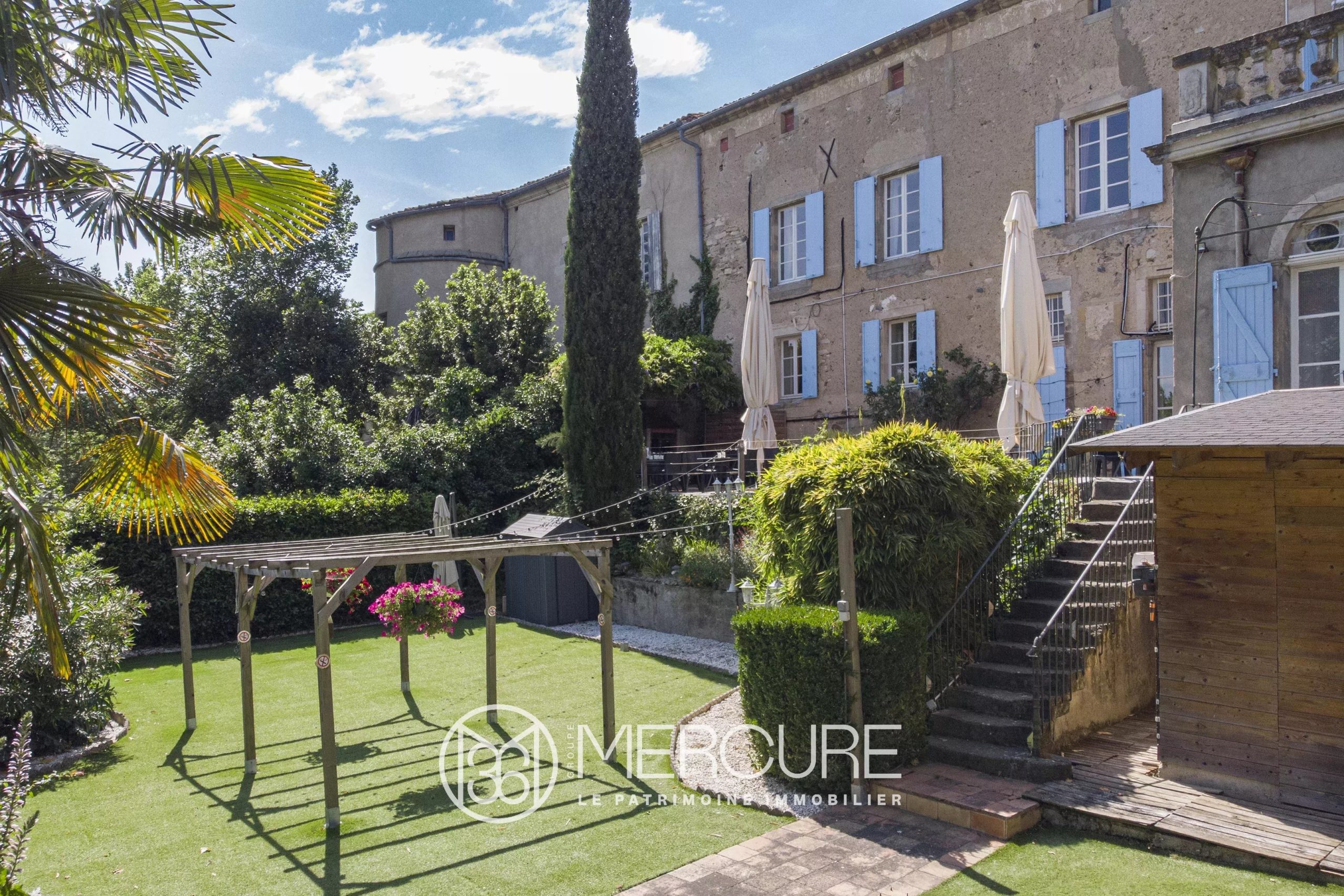 ANCIEN CHATEAU DE VILLAGE – RESTAURANT – CHAMBRES D&rsquo;HOTES - 9194TS