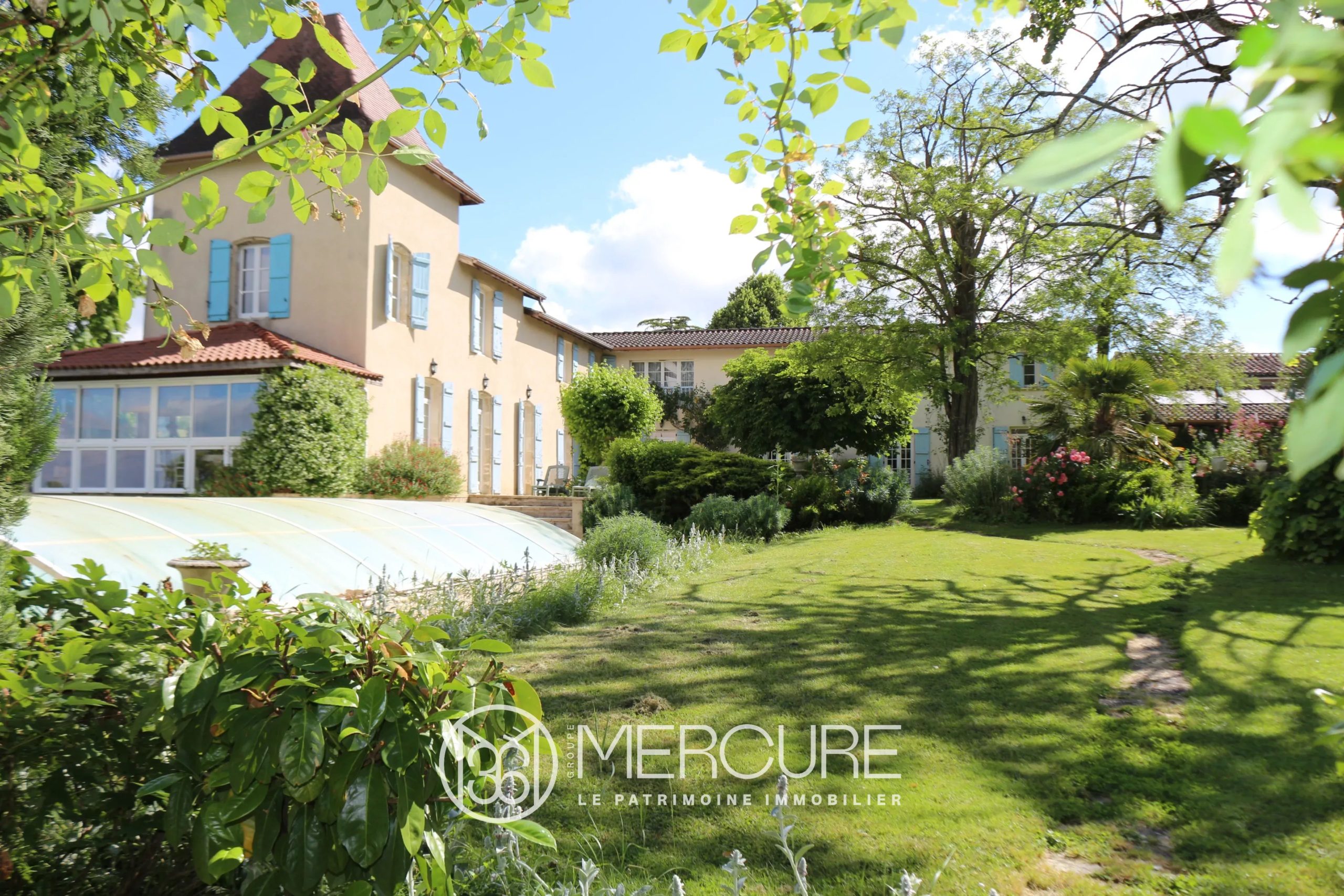 PROPRIÉTÉ – PARC, TENNIS ET PISCINE  –  NÉRAC (LOT-ET-GARONNE) - 901048bx