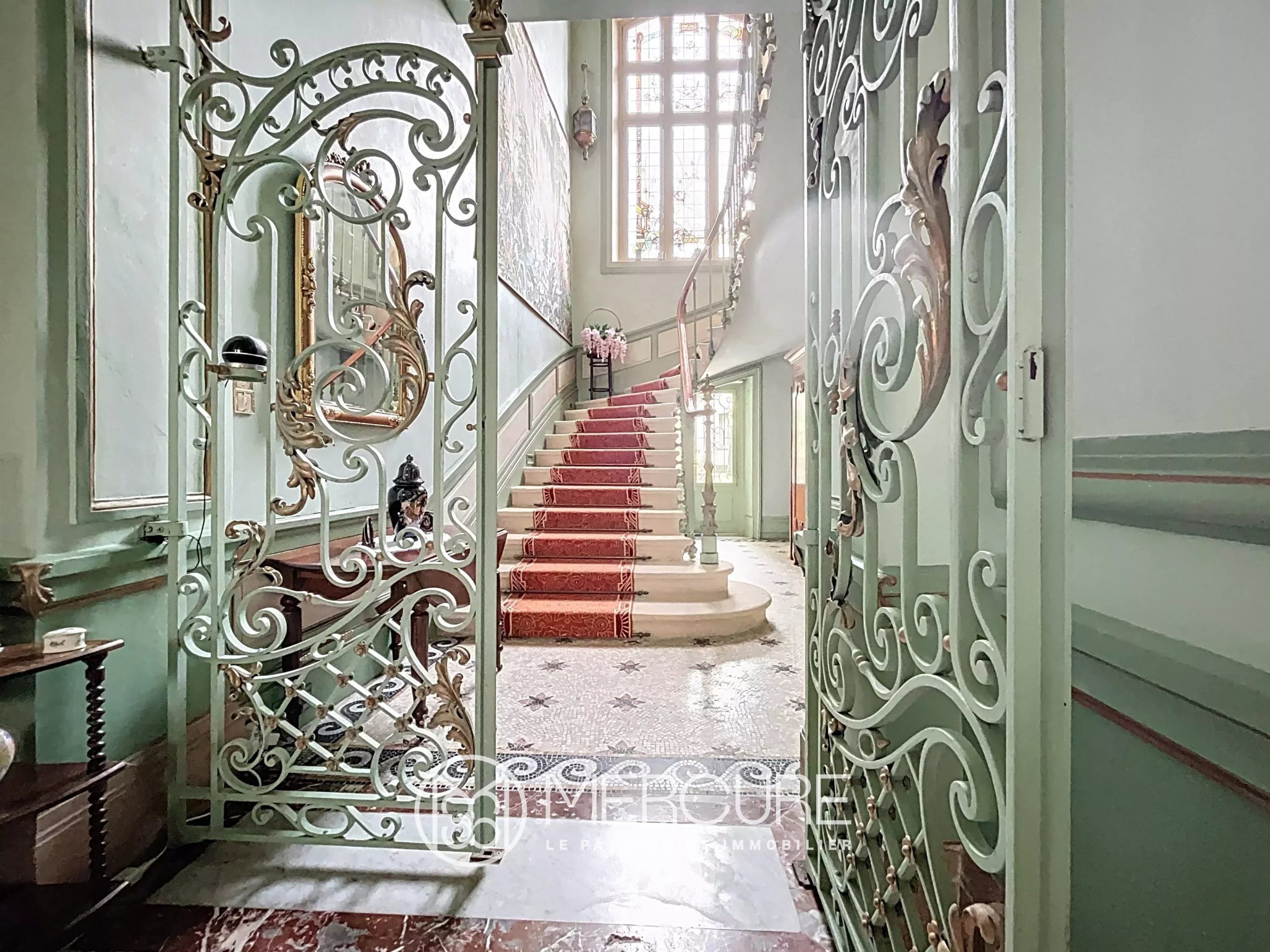 APPARTEMENT-MAISON AVEC JARDIN - 9885PO