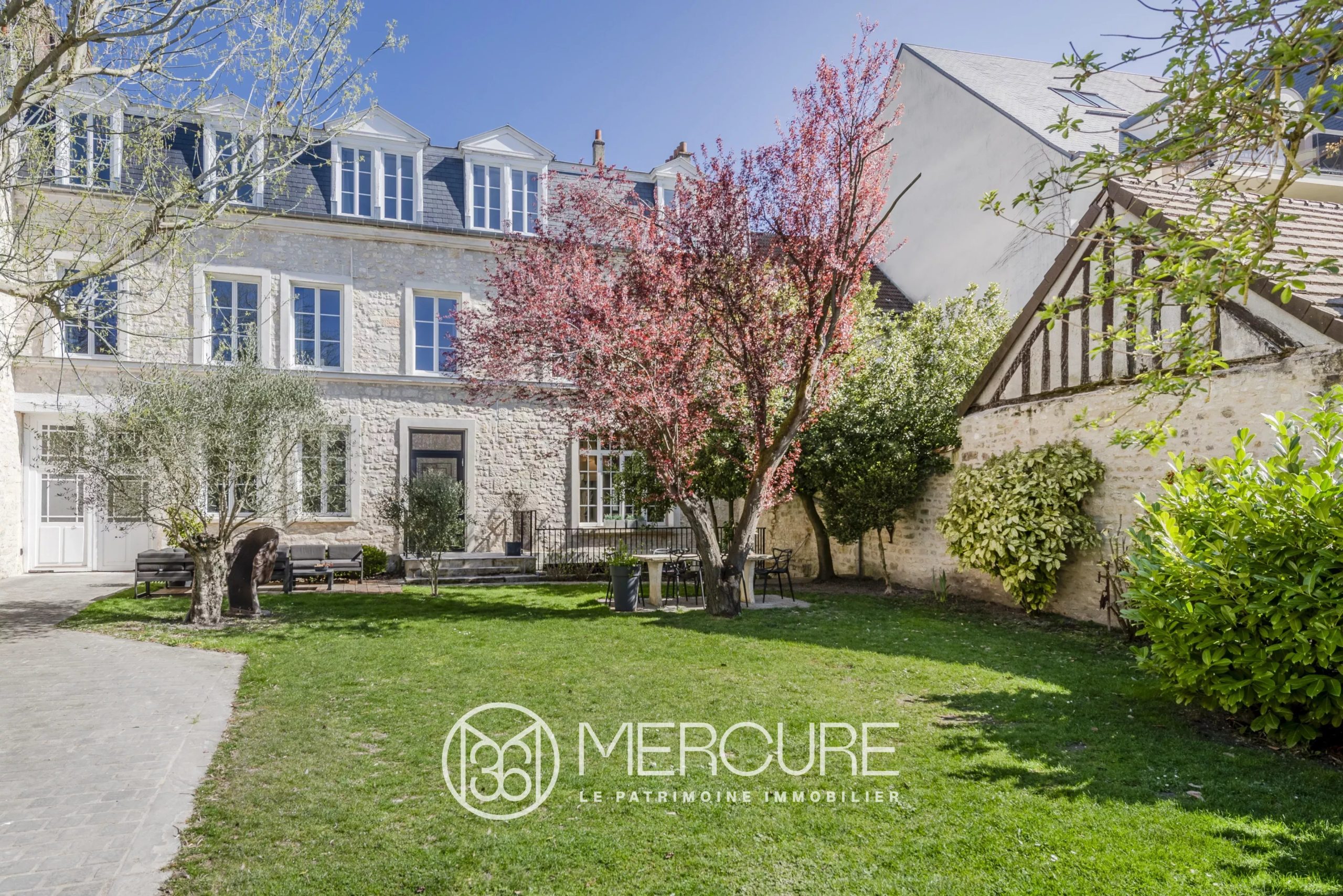 OISE – COMPIEGNE – ENSEMBLE IMMOBILIER, DEPENDANCES ET JARDIN - 80627PI