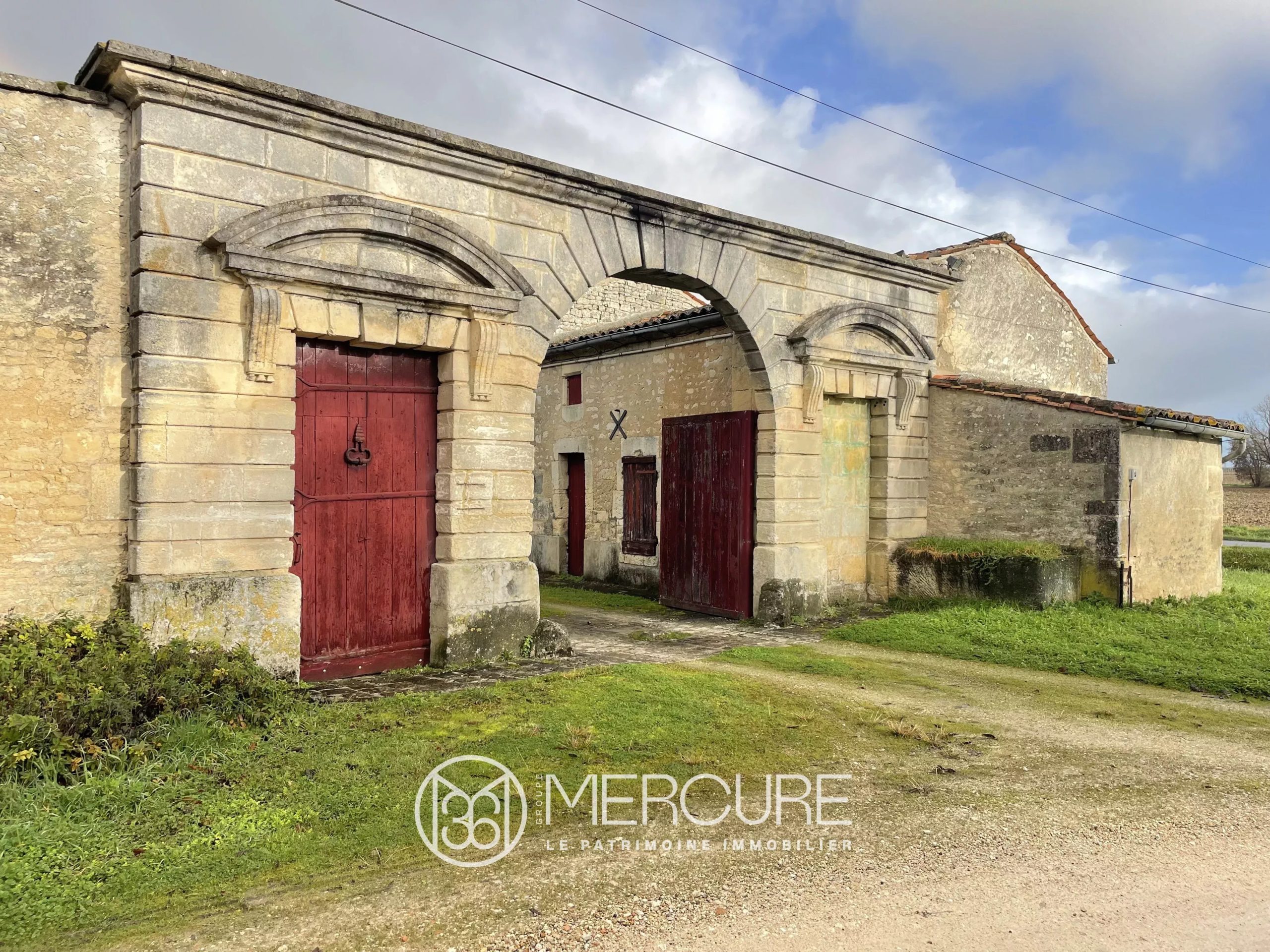 PROPRIETE DE CARACTERE INSCRITE M.H. - 10265PO