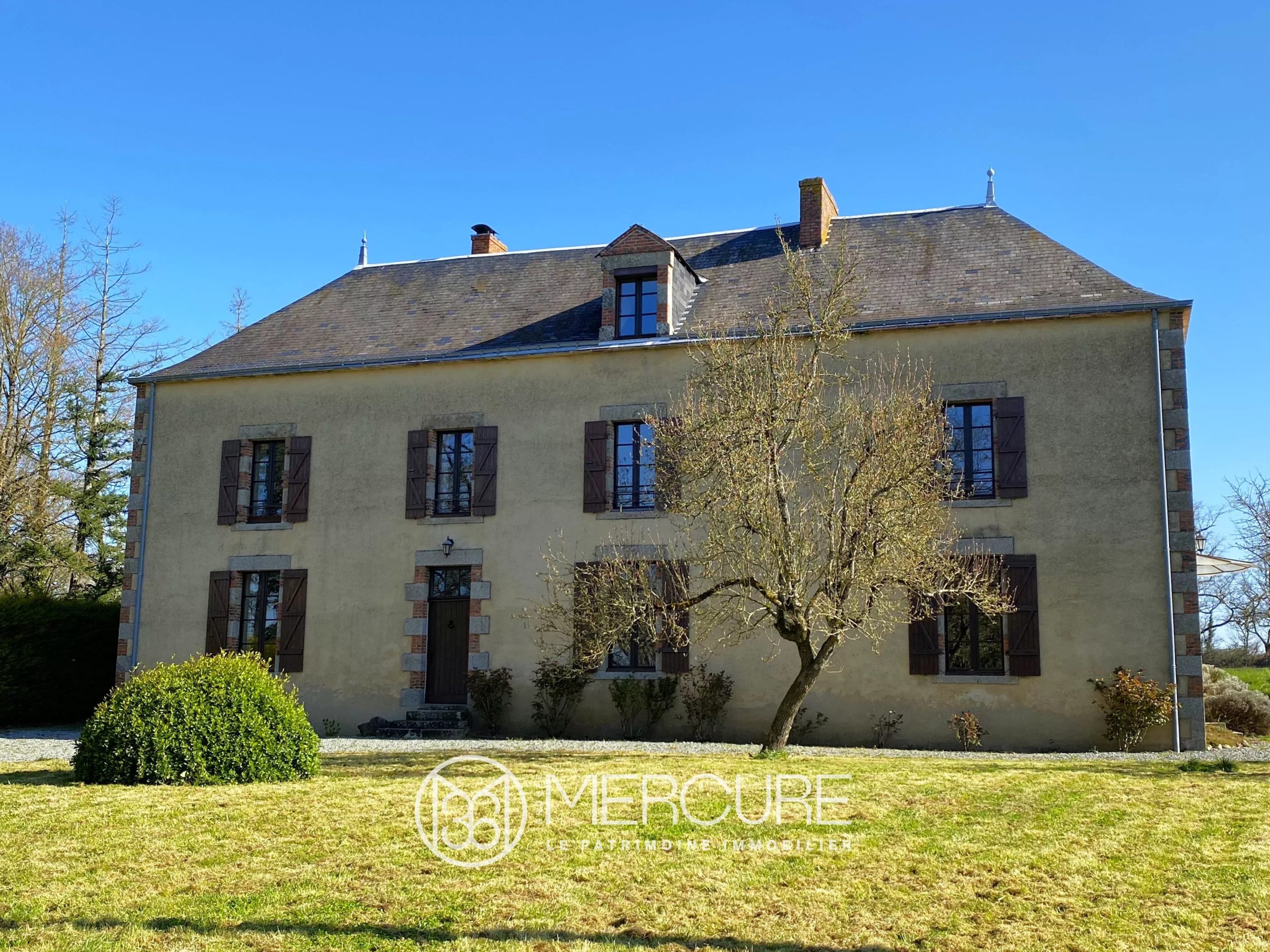 MAISON DE CARACTERE XIXe SIECLE - 10129PO