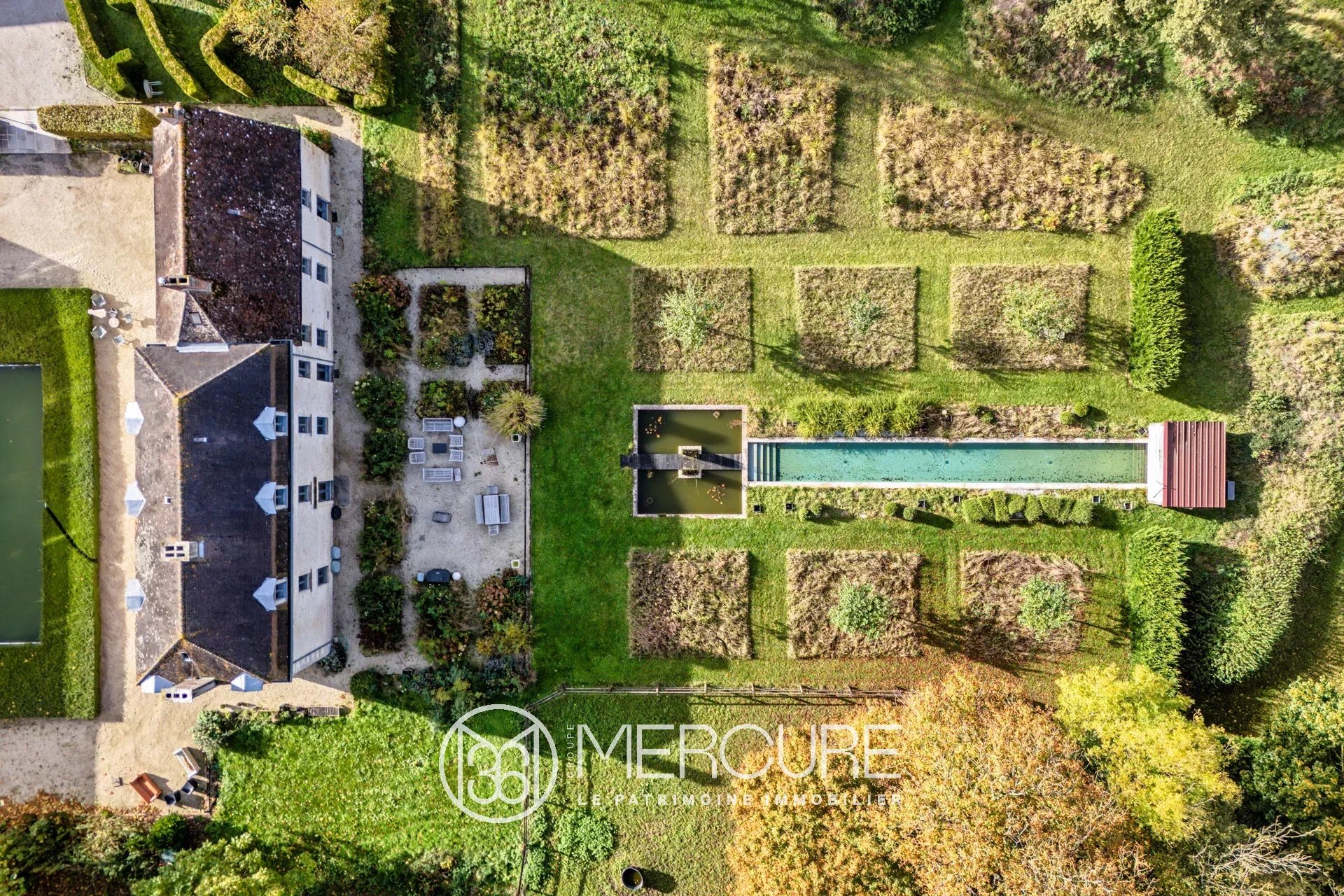 ORNE – PROPRIETE D&rsquo;EXCEPTION RESTAUREE ENTOUREE DE 12 HA - 20953NO