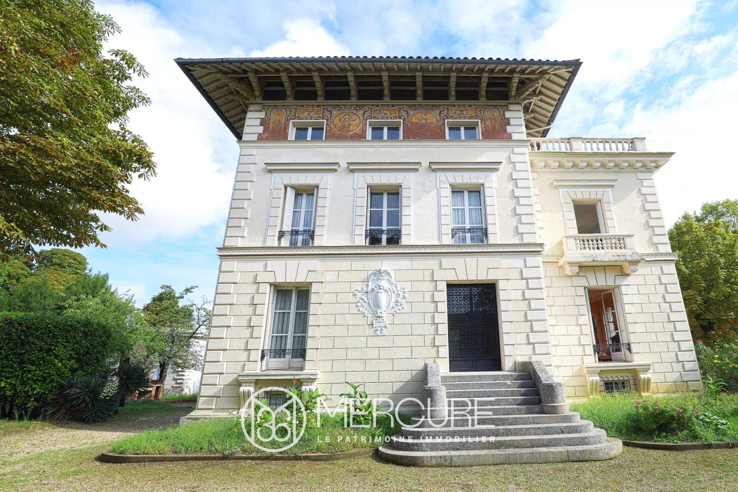 FOR SALE – MAISONS LAFITTE – 300 M² HOUSE + 1.600 M² GARDEN - 671VPA