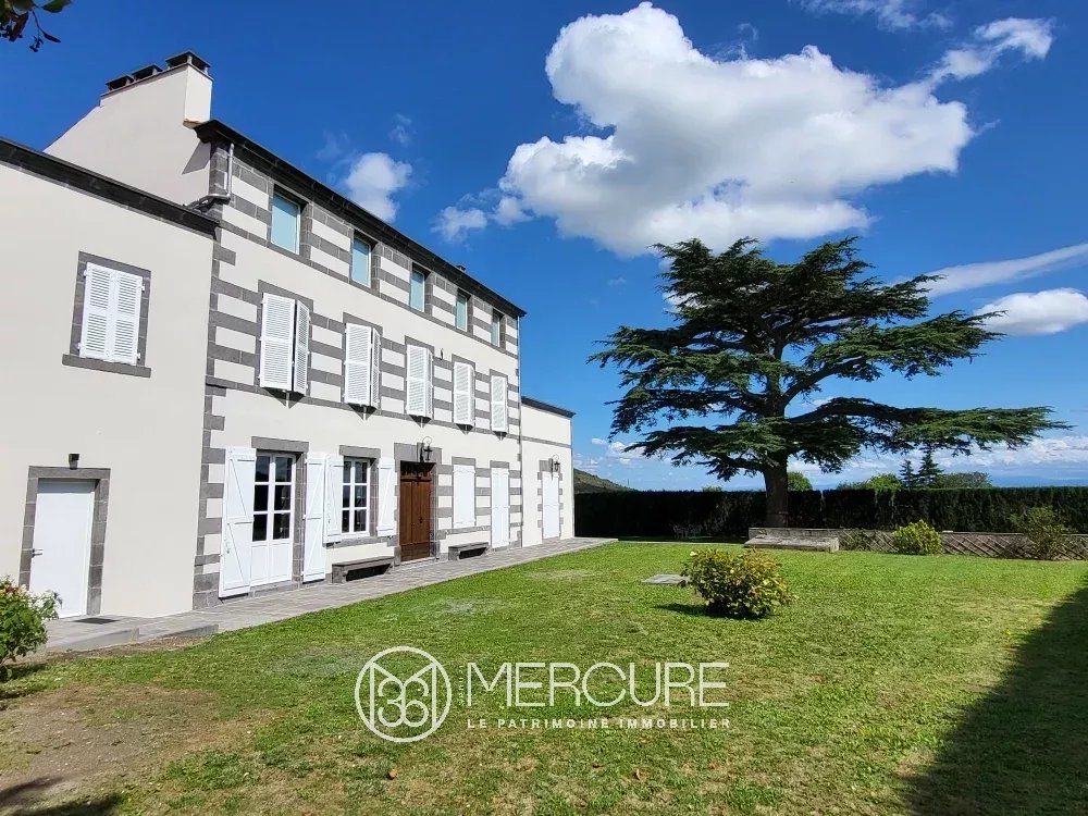 Propriété d’exception 392m2 sur 4133m2 avec piscine et dépendances– Vues imprenables -10mn Clermont-Ferrand et Pôle Santé, proche Ladoux - 21375AU