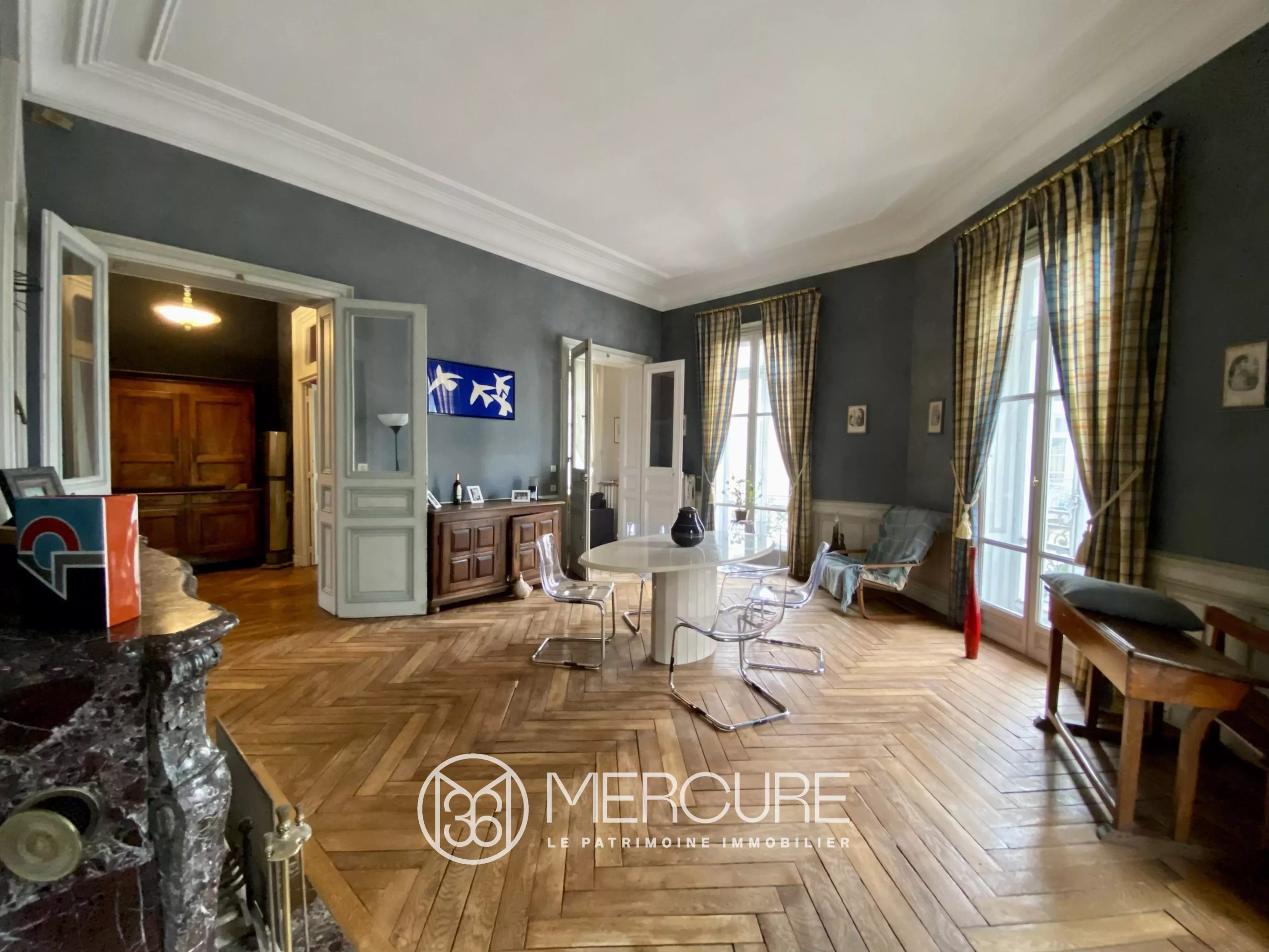 Grand appartement haussmannien avec vue sur parc - 21098VA