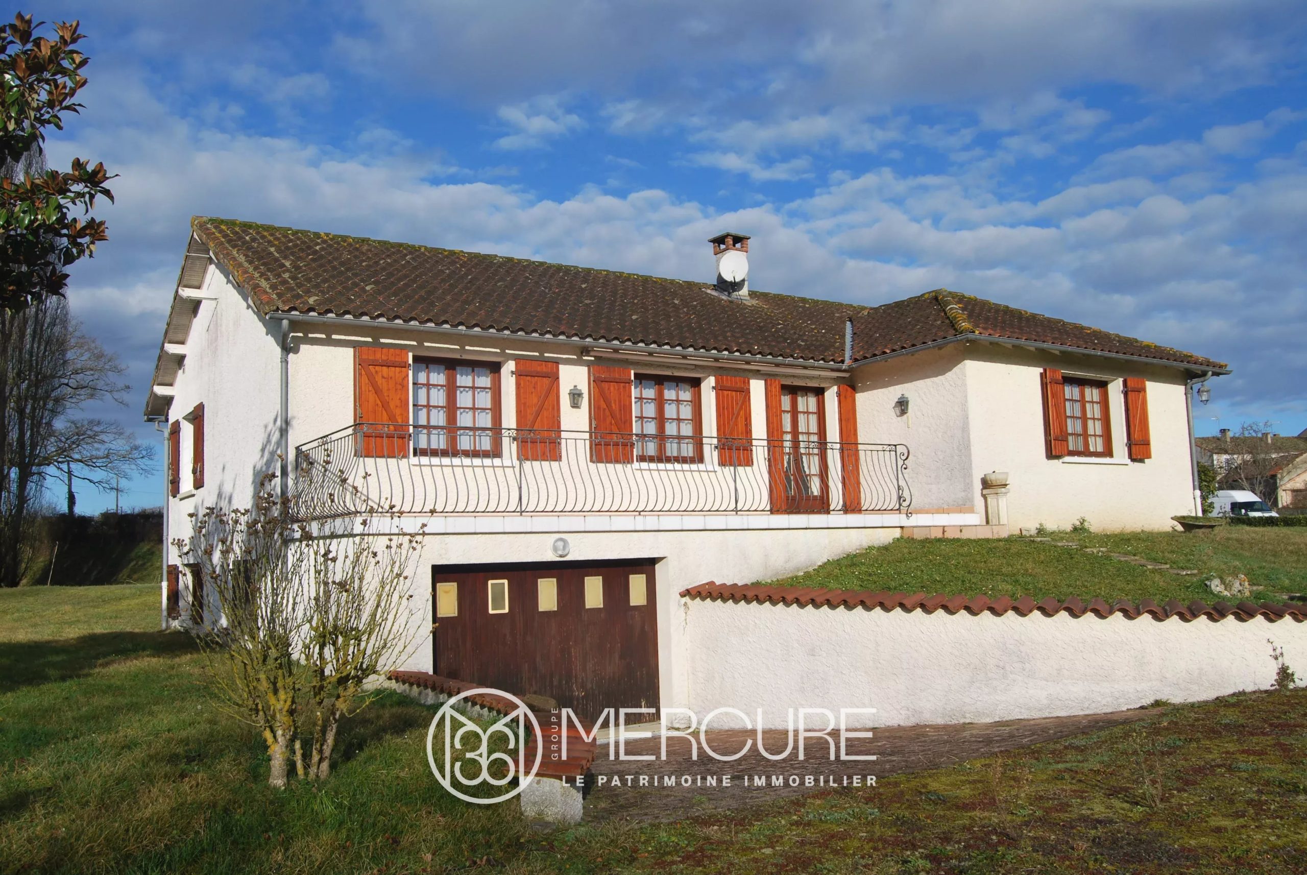 PAVILLON T6  SUR VASTE TERRAIN CLOS - 10066MO