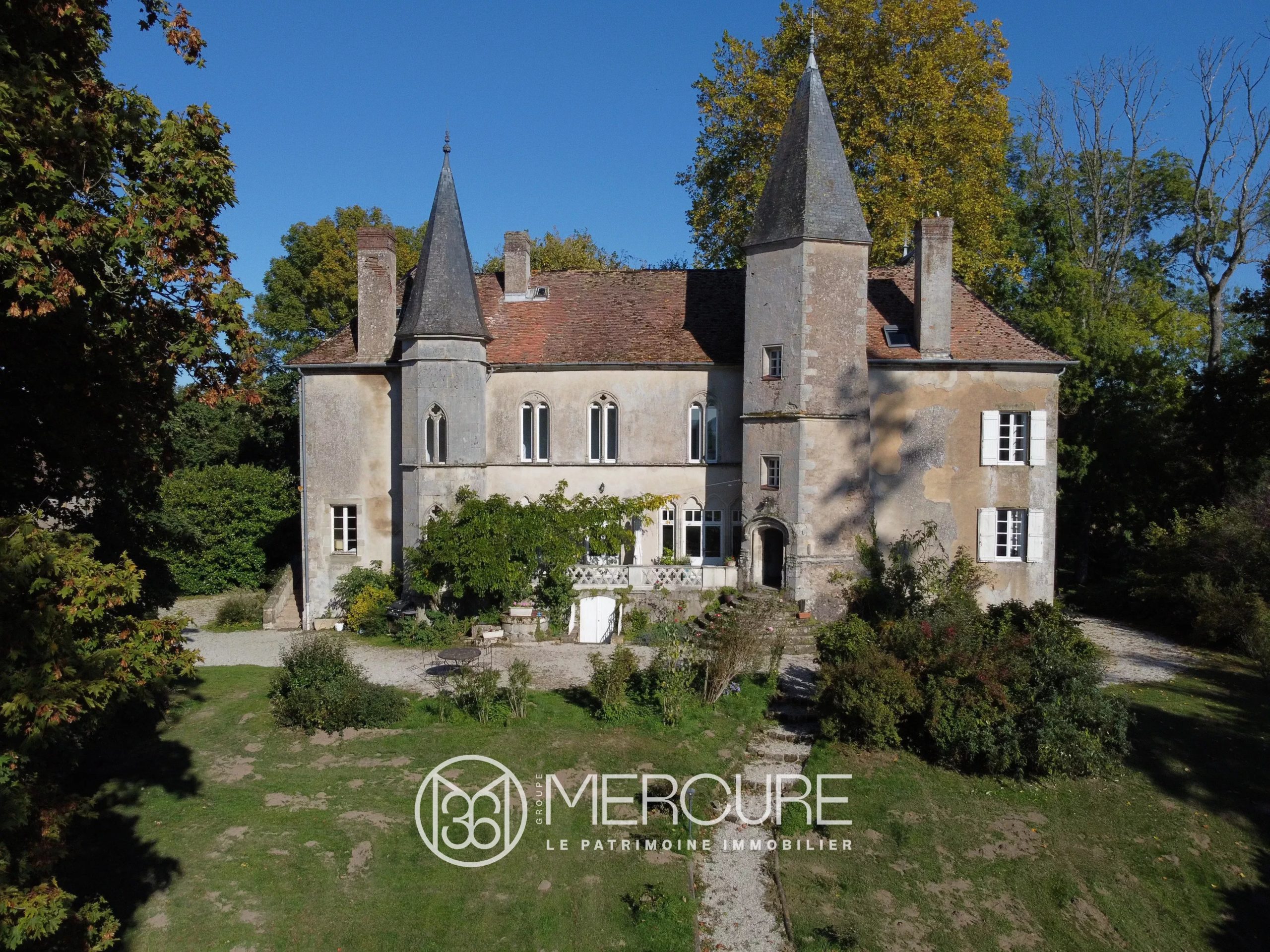 Château XIVème avec chapiteau de réceptions, chambres d’hôtes et gîte - 21433VA