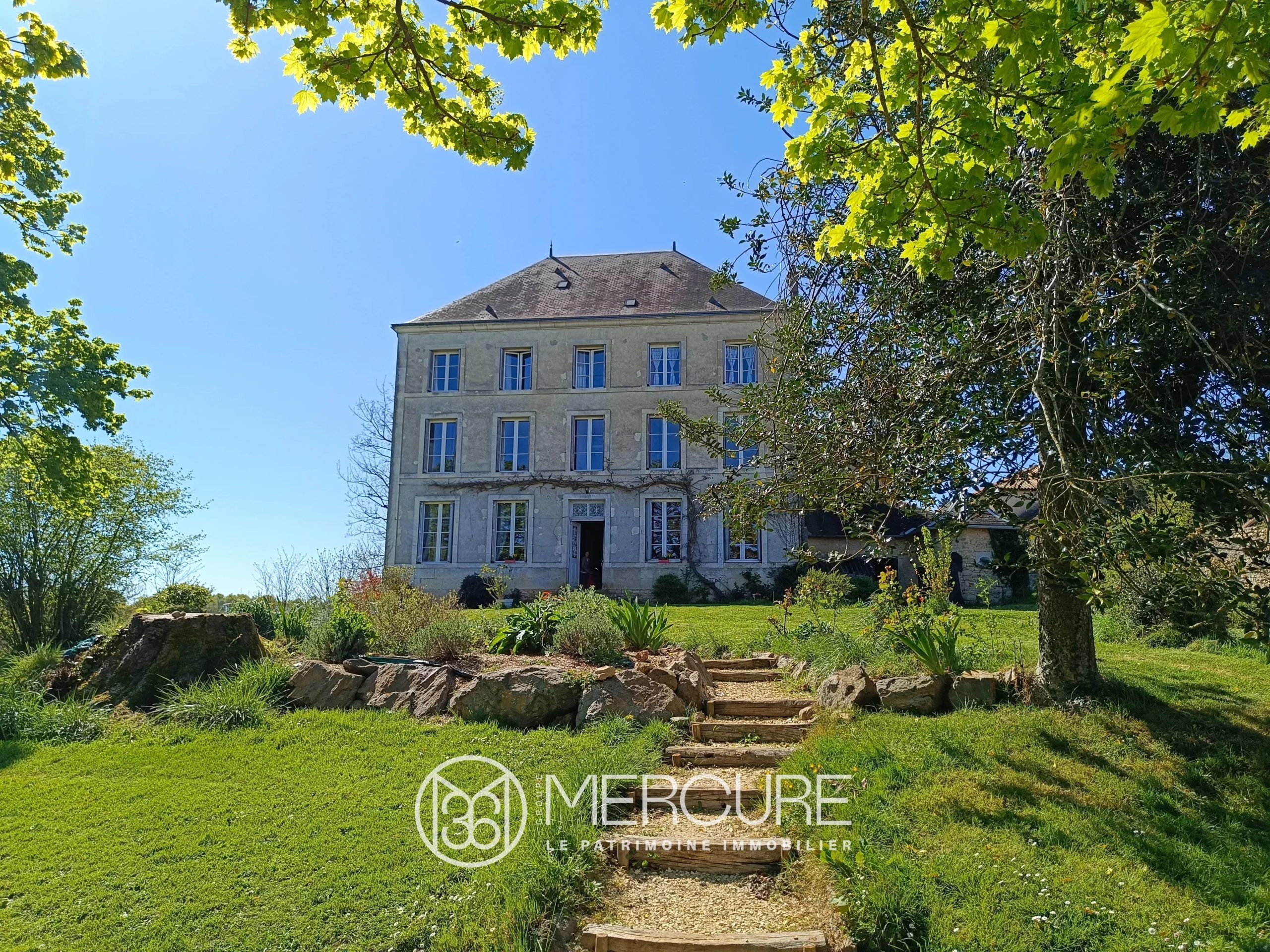 Maison de Maître 7 chambres avec étang et bord de rivière - 23351