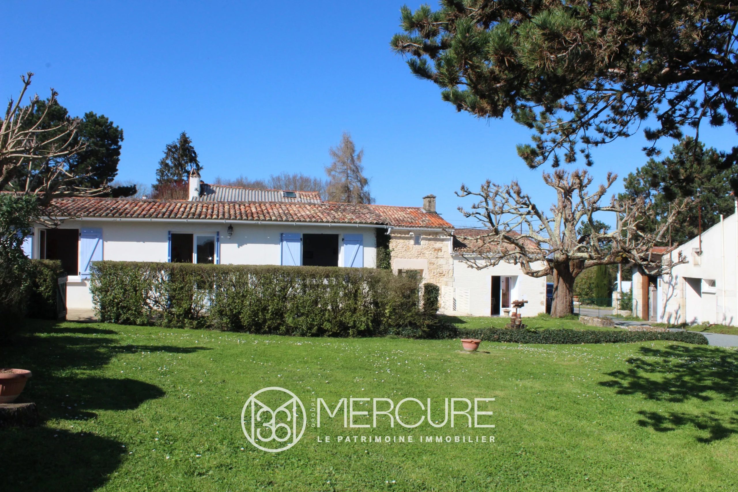 BEL ENSEMBLE IMMOBILIER A LA CAMPAGNE - 9880PO