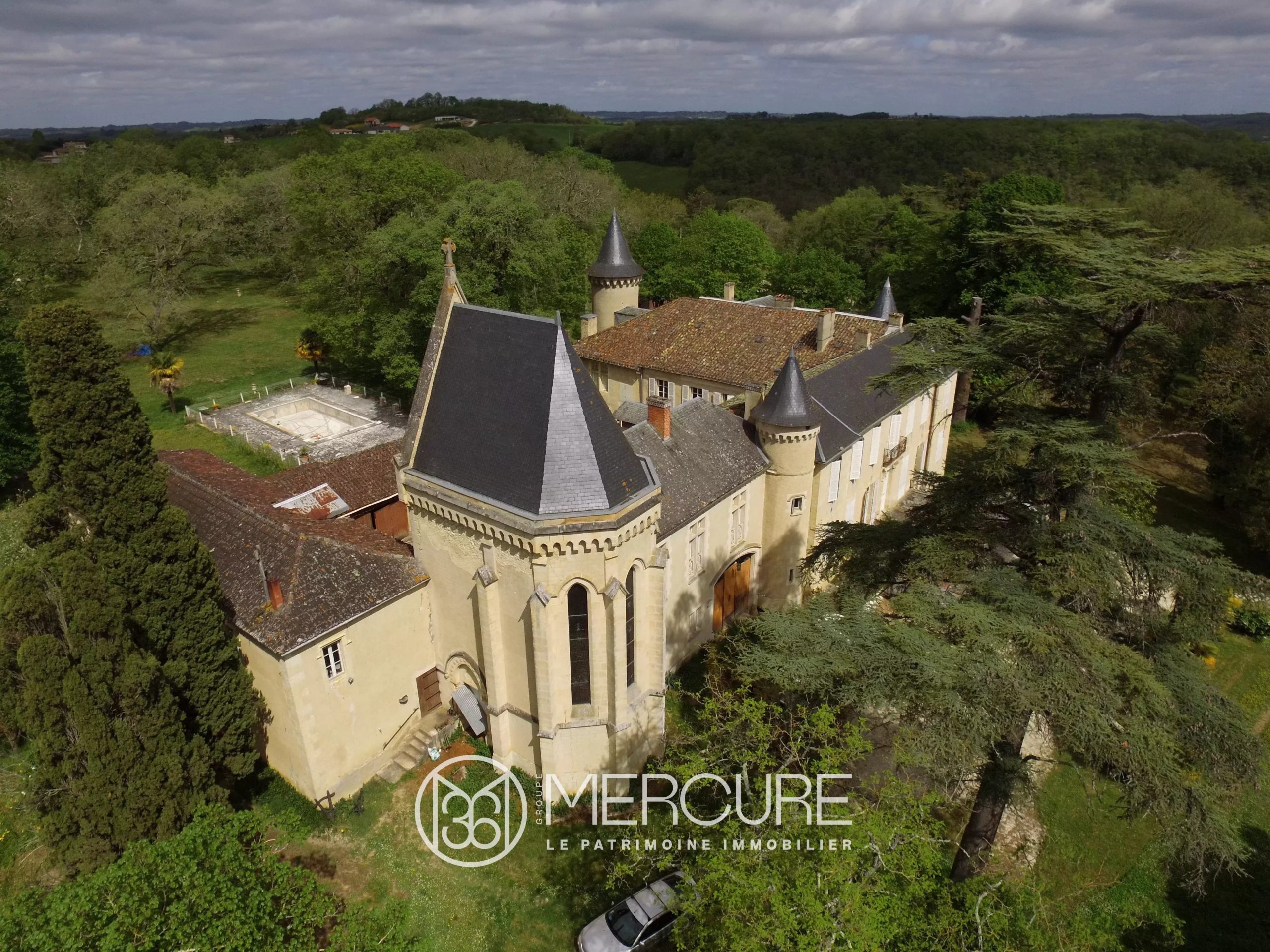 CHATEAU FIN XVI – 28HA – PISCINE – TENNIS - 9308TS