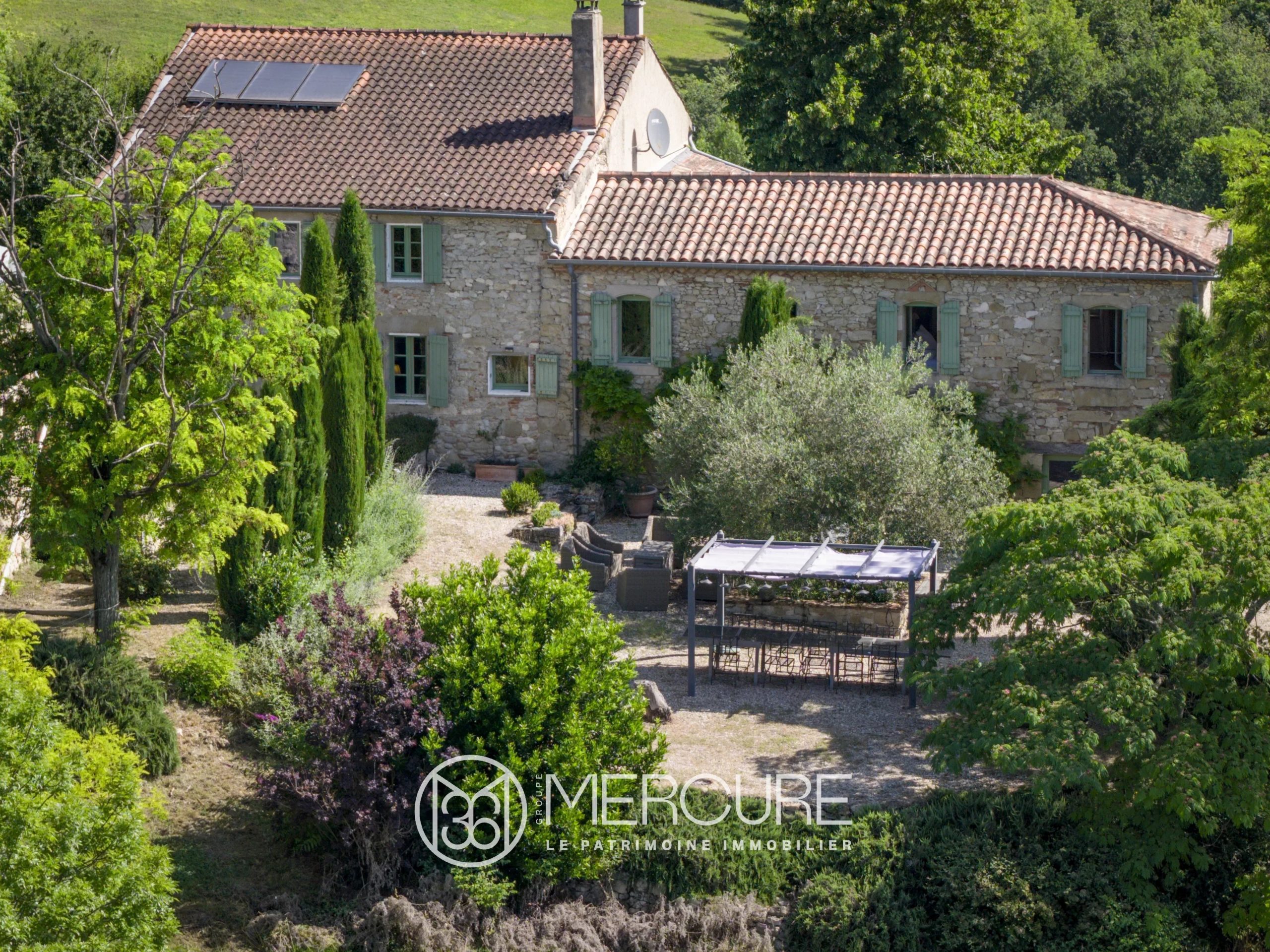 SUPERBE MAS RENOVE AVEC VUE PANORAMIQUE - 9203TS