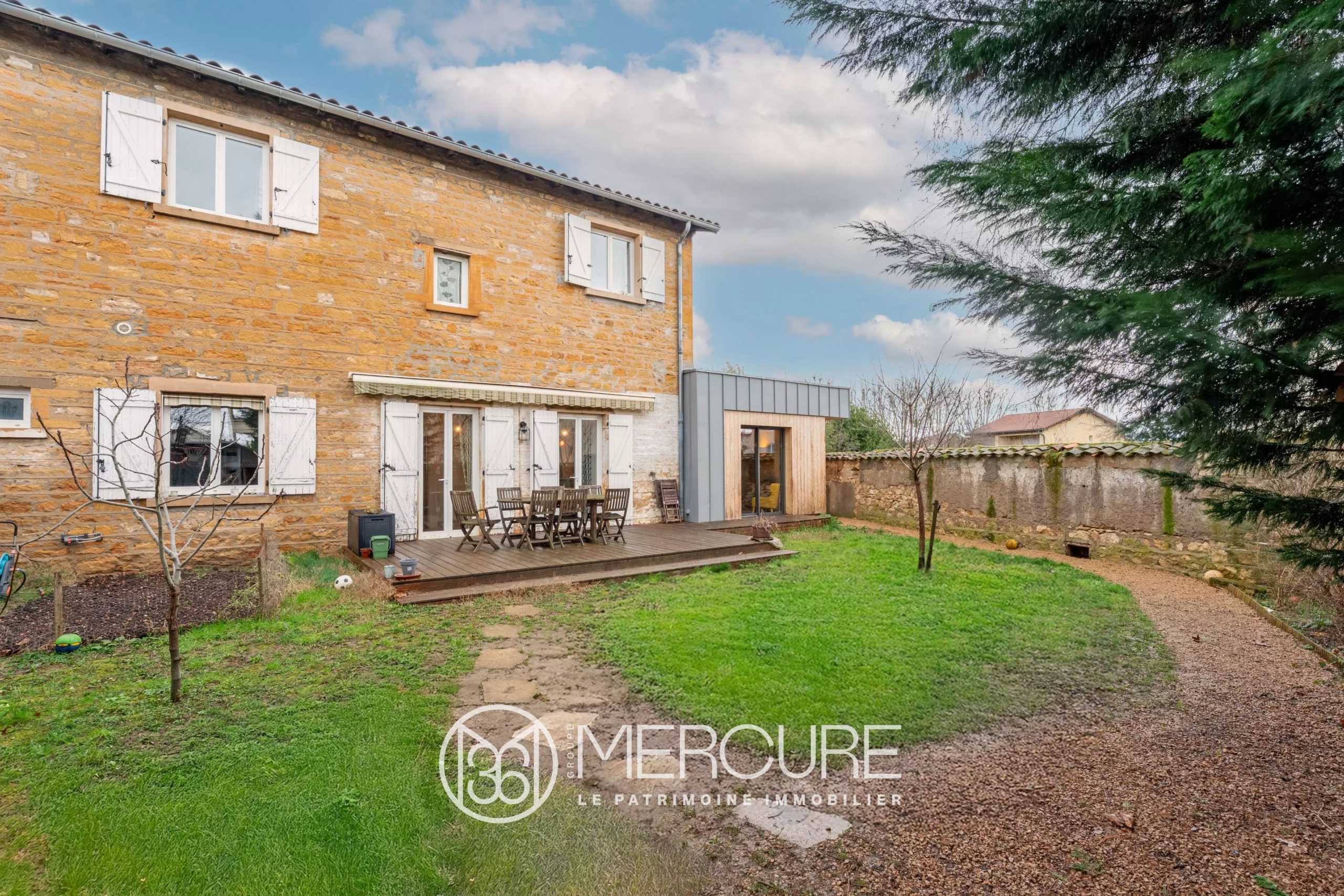 VILLEFRANCHE SUR SAONE – Maison familiale - 5034LY