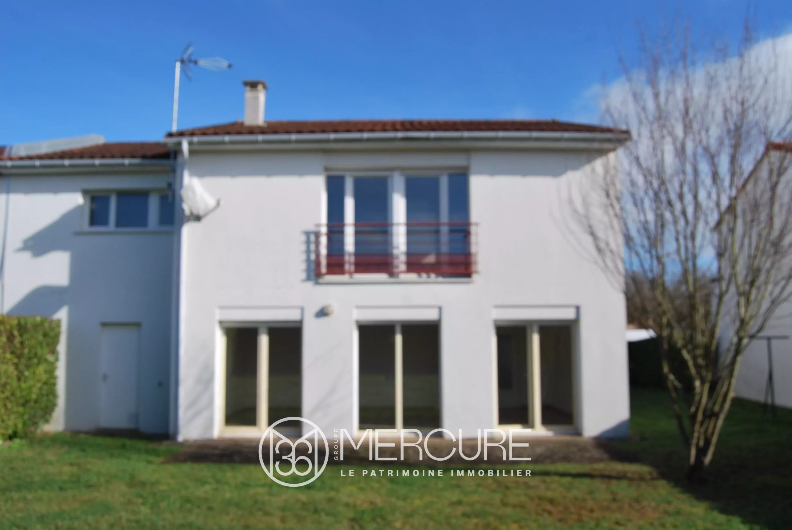 PAVILLON T.6 AVEC GARAGE ET TERRAIN DE 604 m² - 9125-062MO