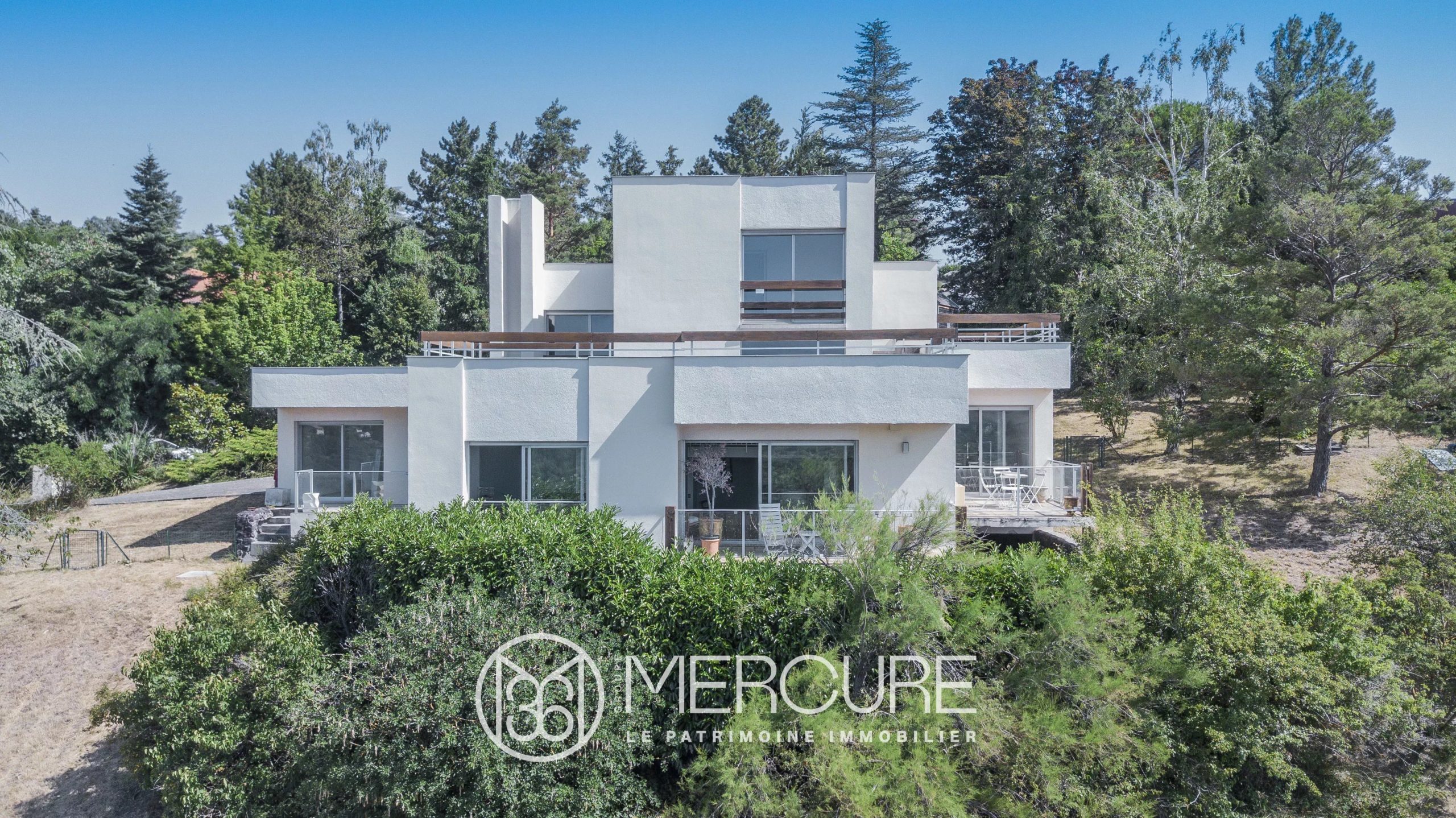 PUY DE DOME, CHATEL-GUYON LES GROSLIERS, MAISON D’ARCHITECTE DE 212m² EN 9 PIECES AVEC VUE PANORAMIQUE - 21288AU