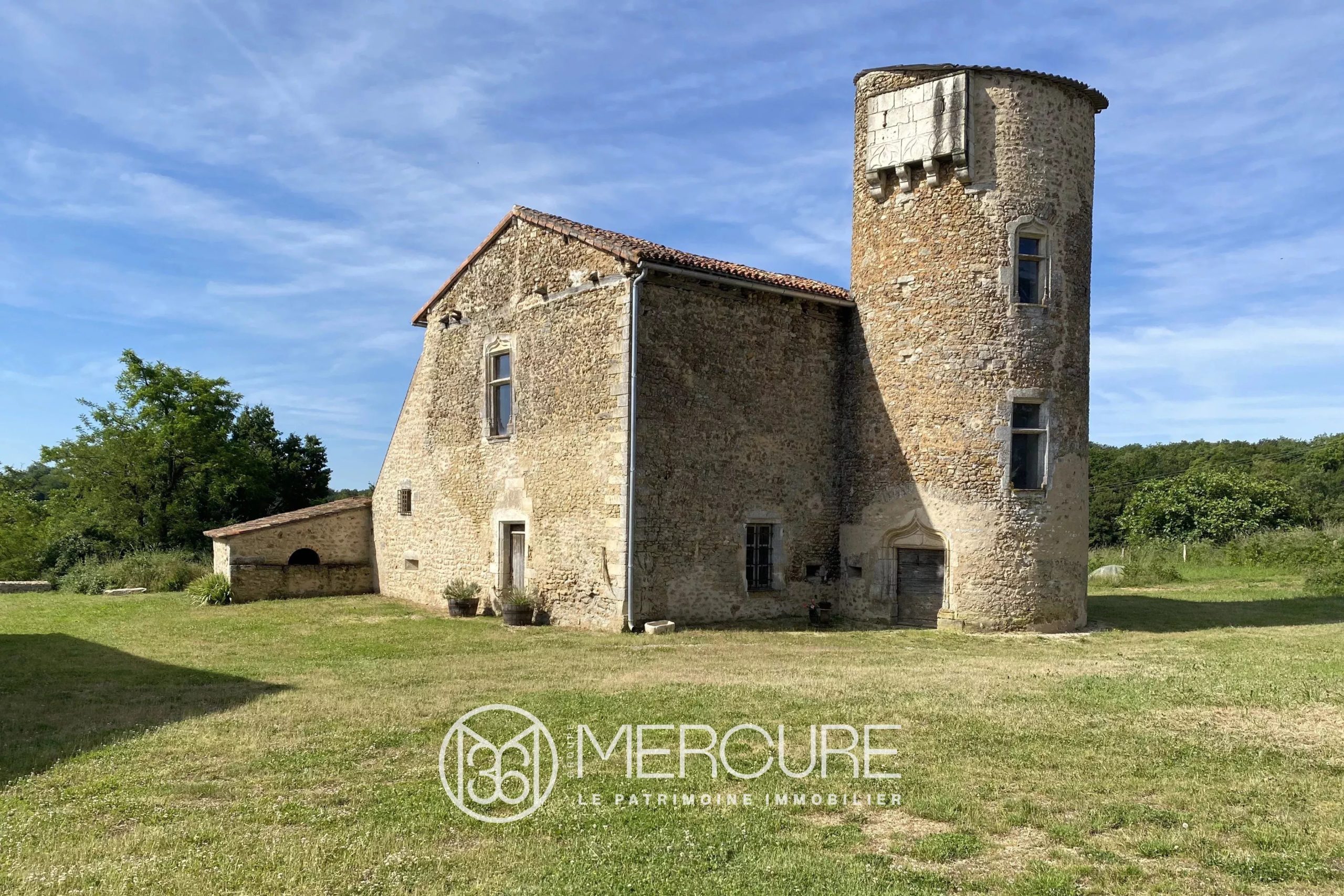 14th C. CHATEAU WITH A HOUSE - 9957PO