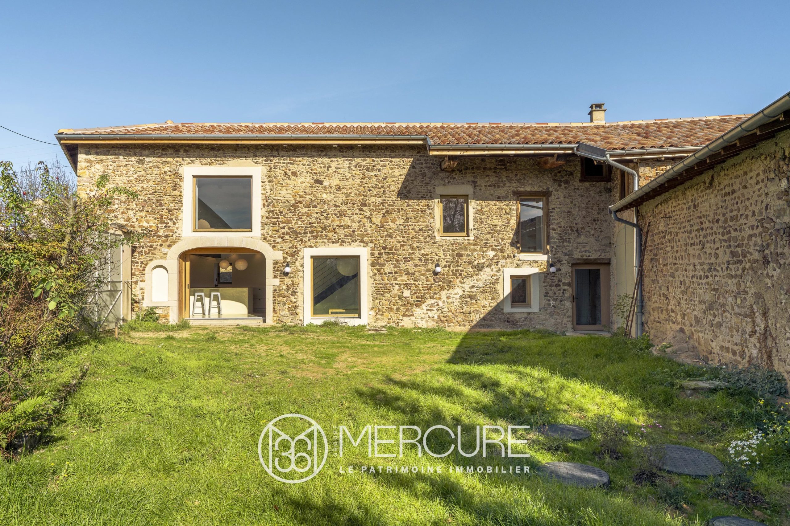 COUP DE COEUR – Rénovation d’architecte au cœur du Beaujolais - 5006LY