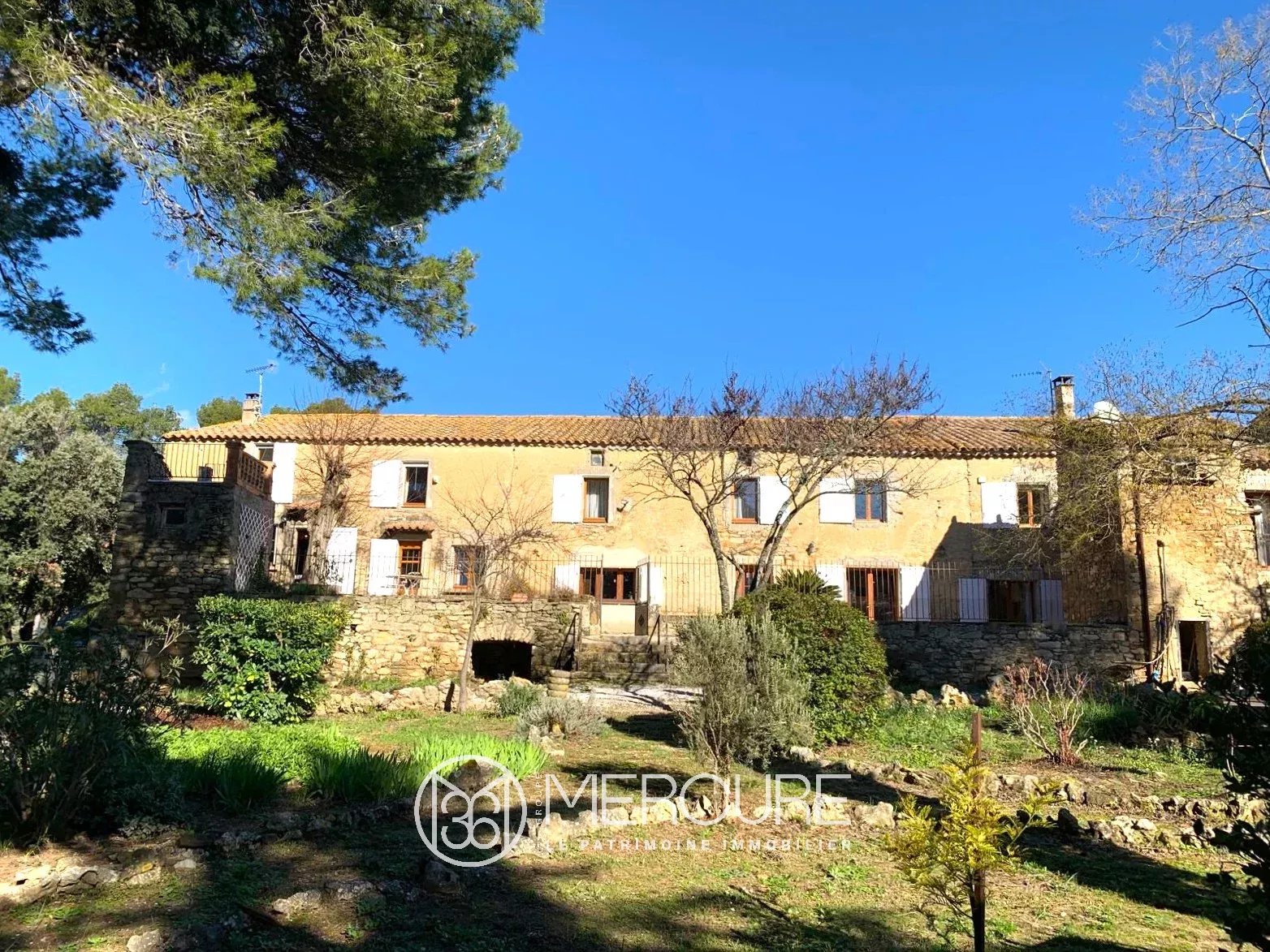 Hérault – Au cœur du Minervois, Mas ancien à vocation viticole sur 42 hectares - 21547LR