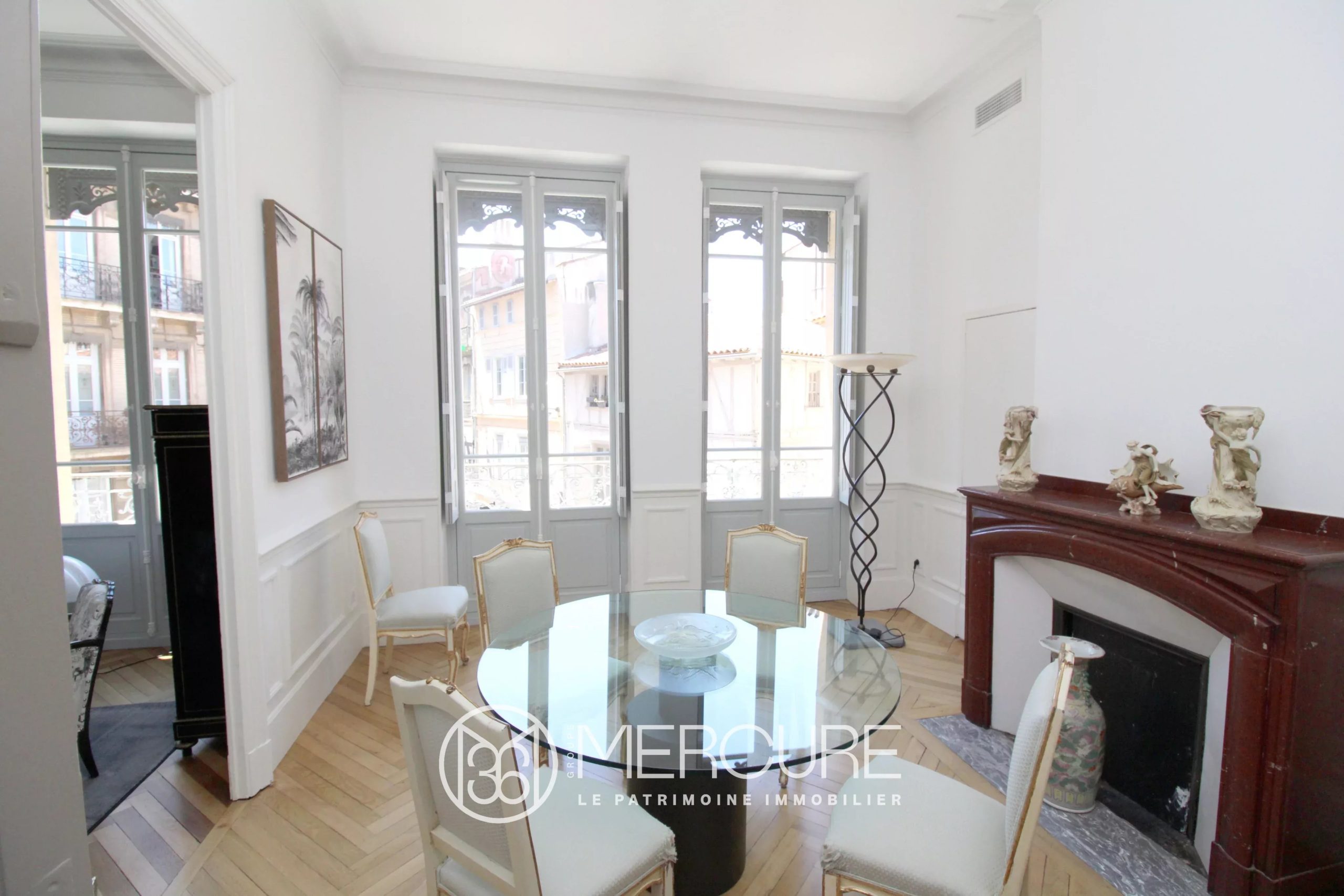 BEL APPARTEMENT – GARAGE – ASCENSEUR - 9304TS