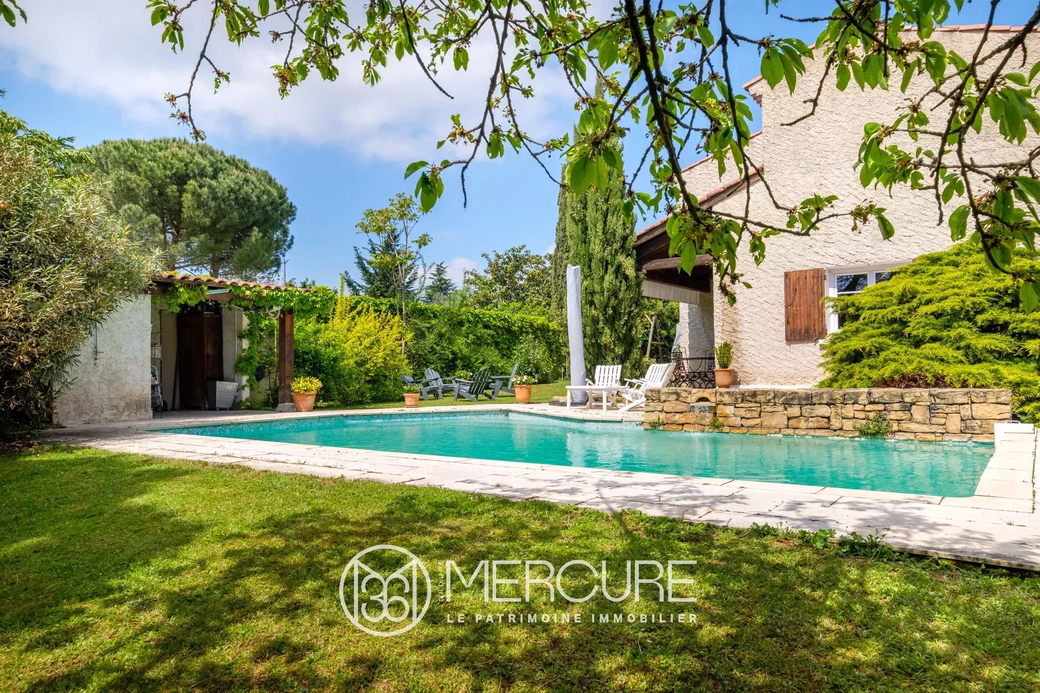 MAISON D&rsquo;ARCHITECTE AVEC PISCINE À RÉNOVER - 4918LY