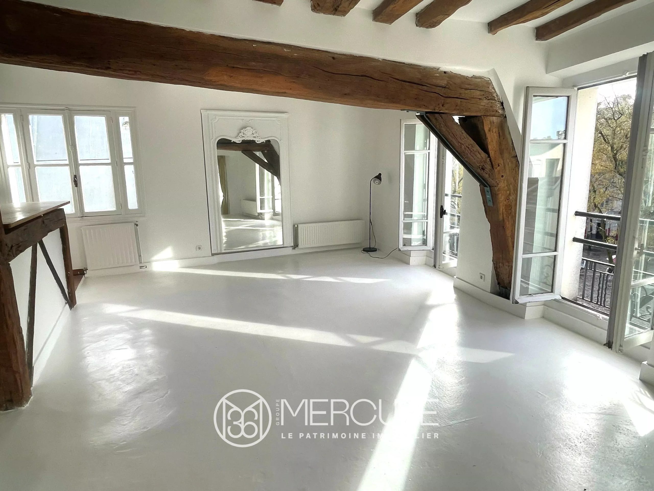 A VENDRE MONTMARTRE – PLACE DU TERTRE - 691VPA