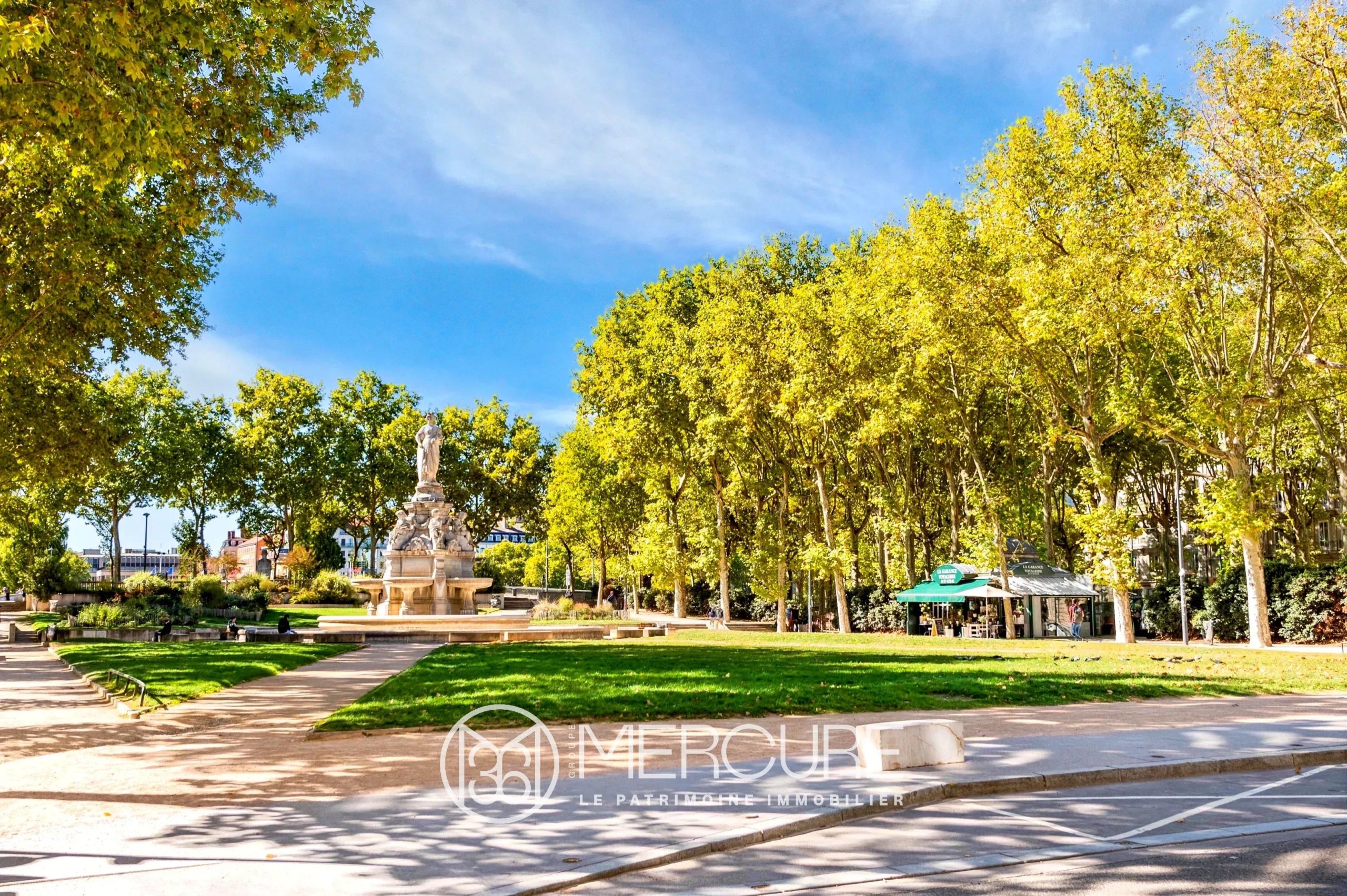 Art de vivre au Triangle d’Or – Appartement meublé de charme sur cour – FOCH - 5030LY