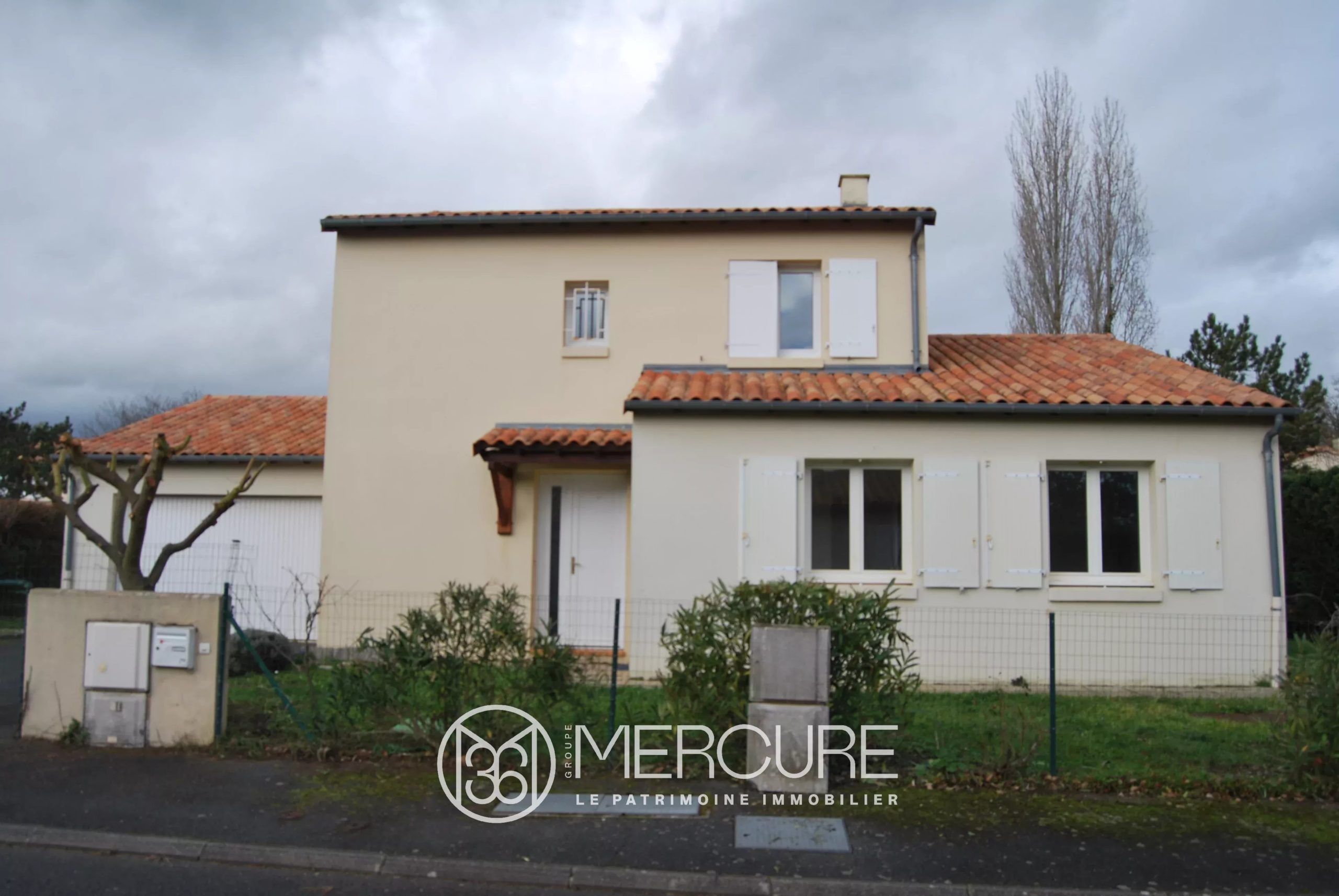 PAVILLON T.7 AVEC GARAGE ET JARDIN - 9125-058MO